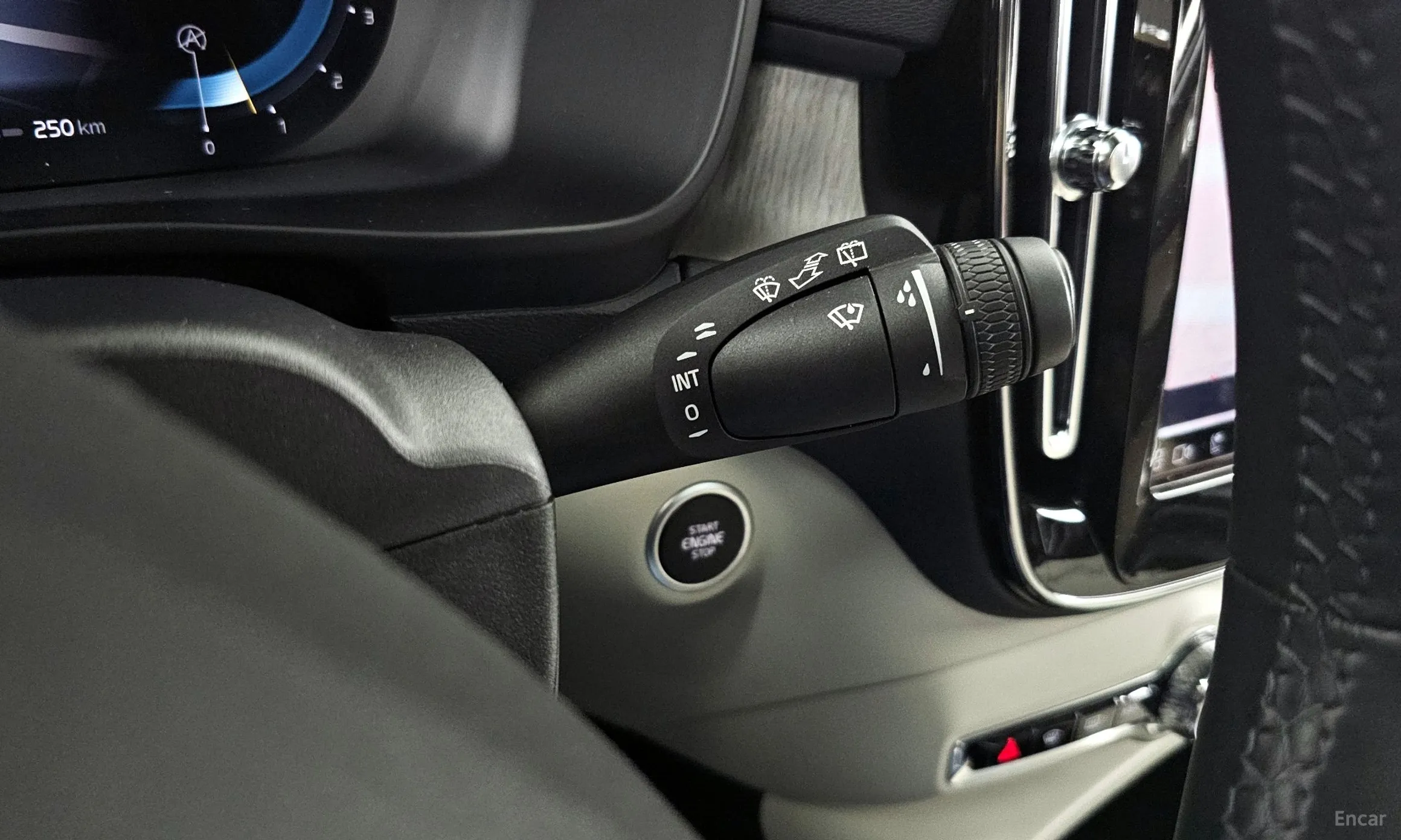 Volvo XC40 превью 18