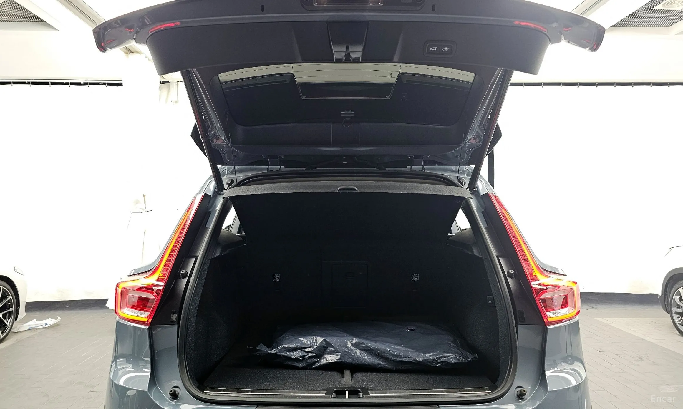 Volvo XC40 превью 20