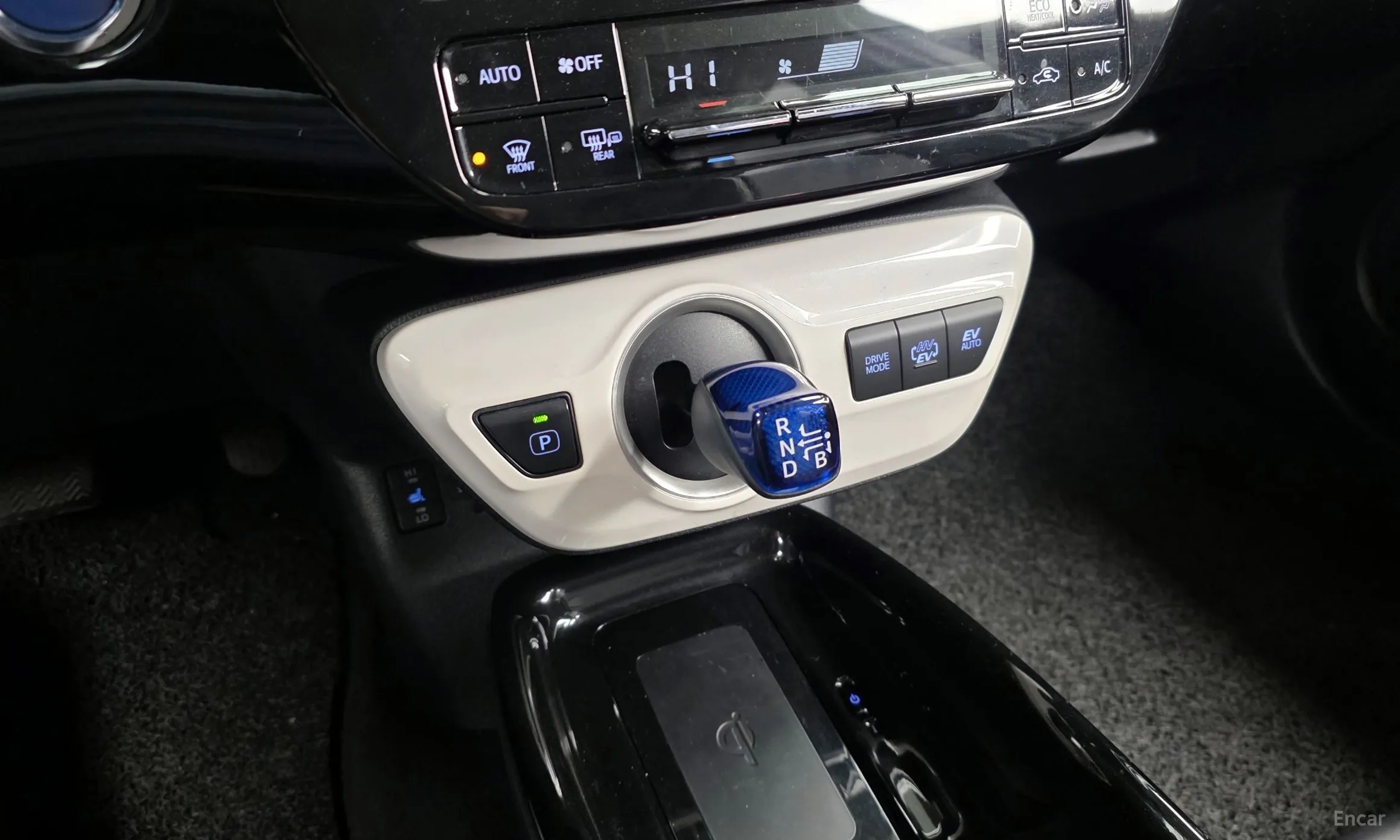 Toyota Prius Prime превью 9