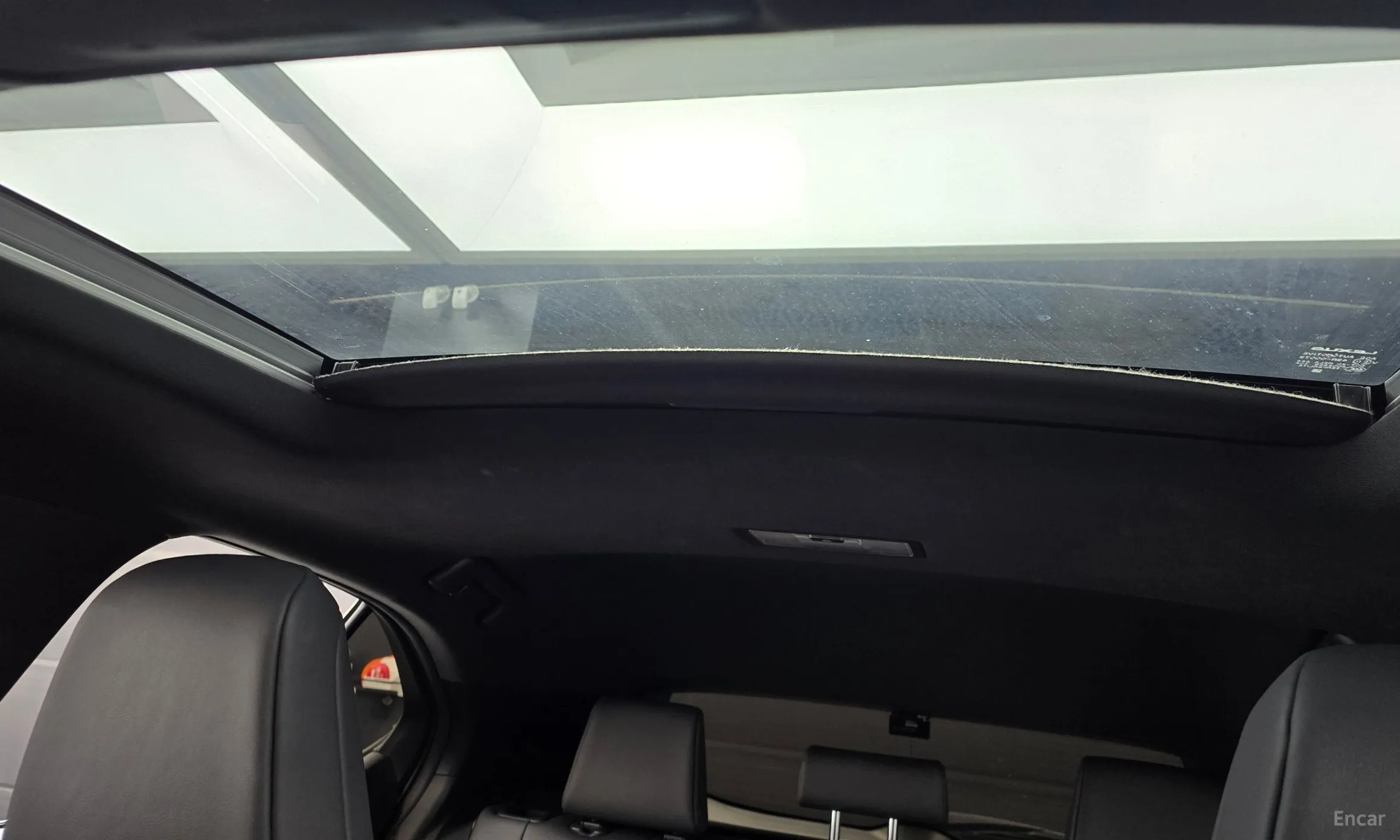 Lexus UX300h превью 18