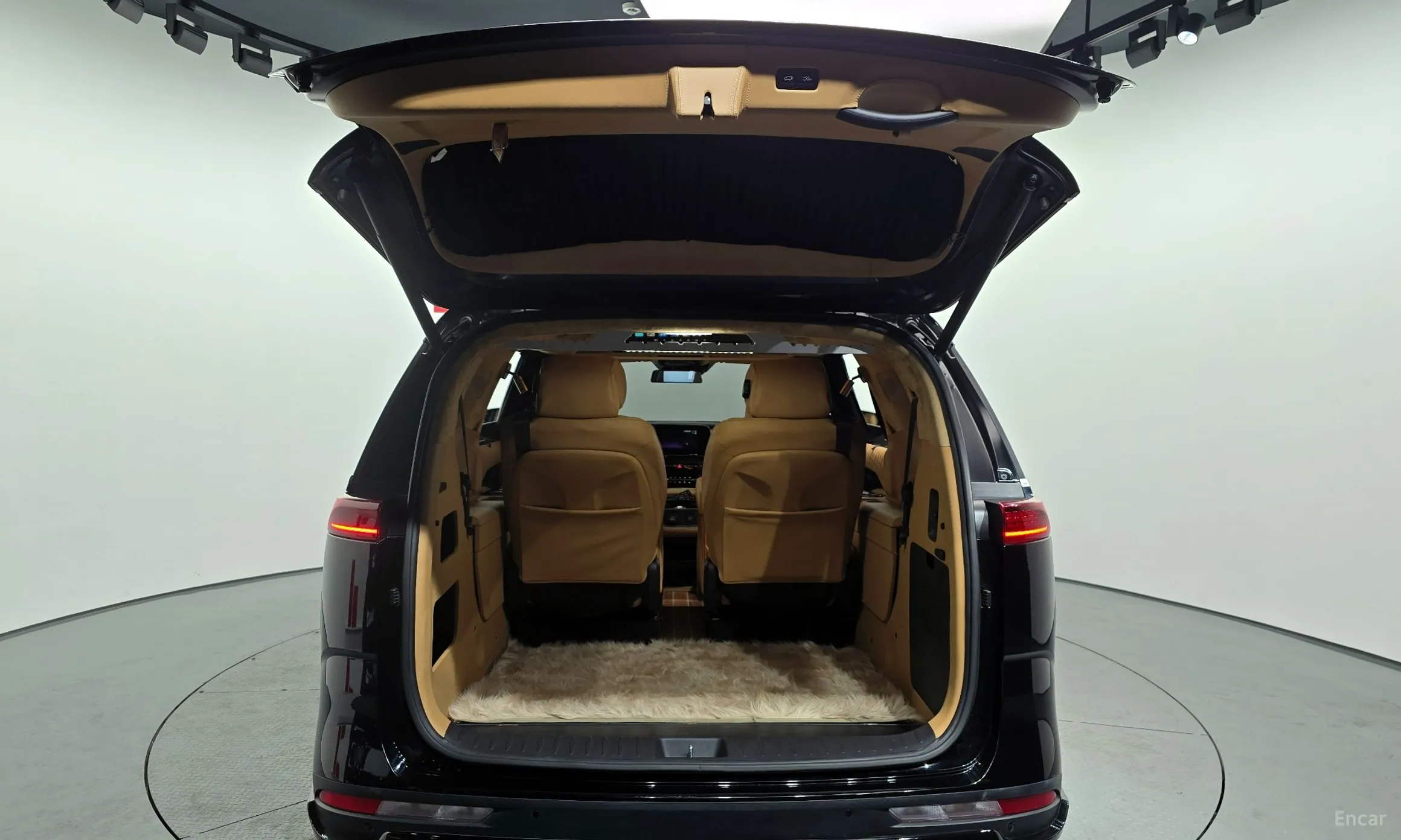 Kia Carnival Gen 4 превью 20