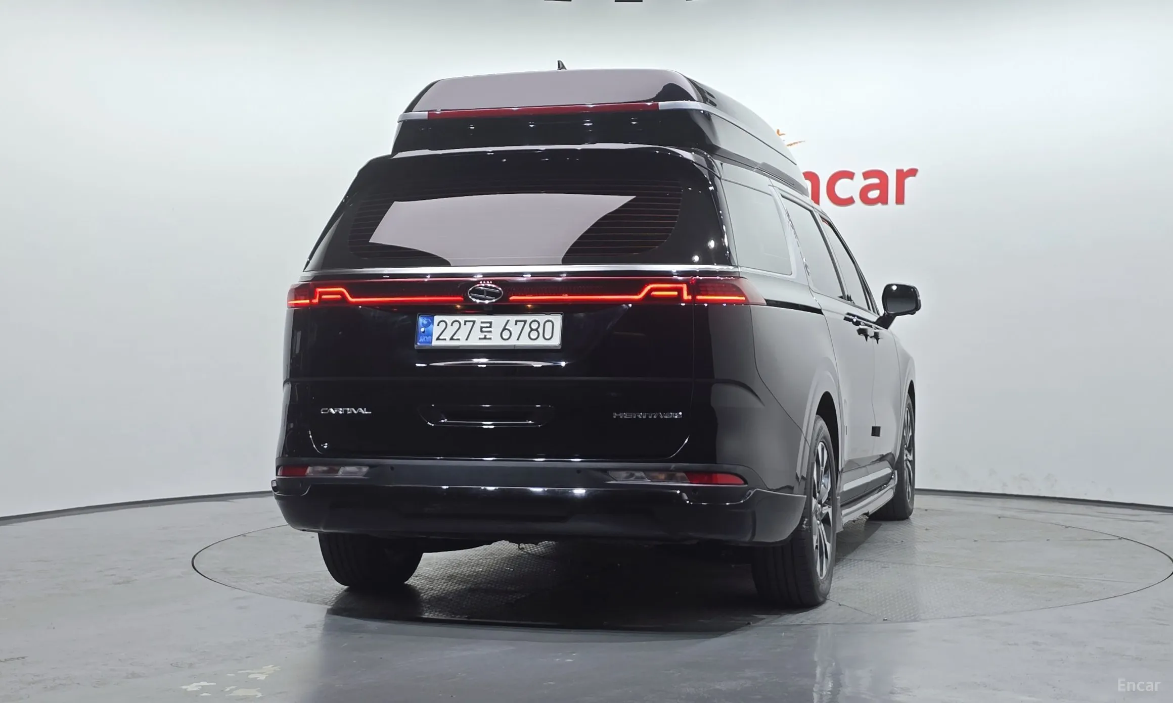 Kia Carnival Gen 4 превью 4