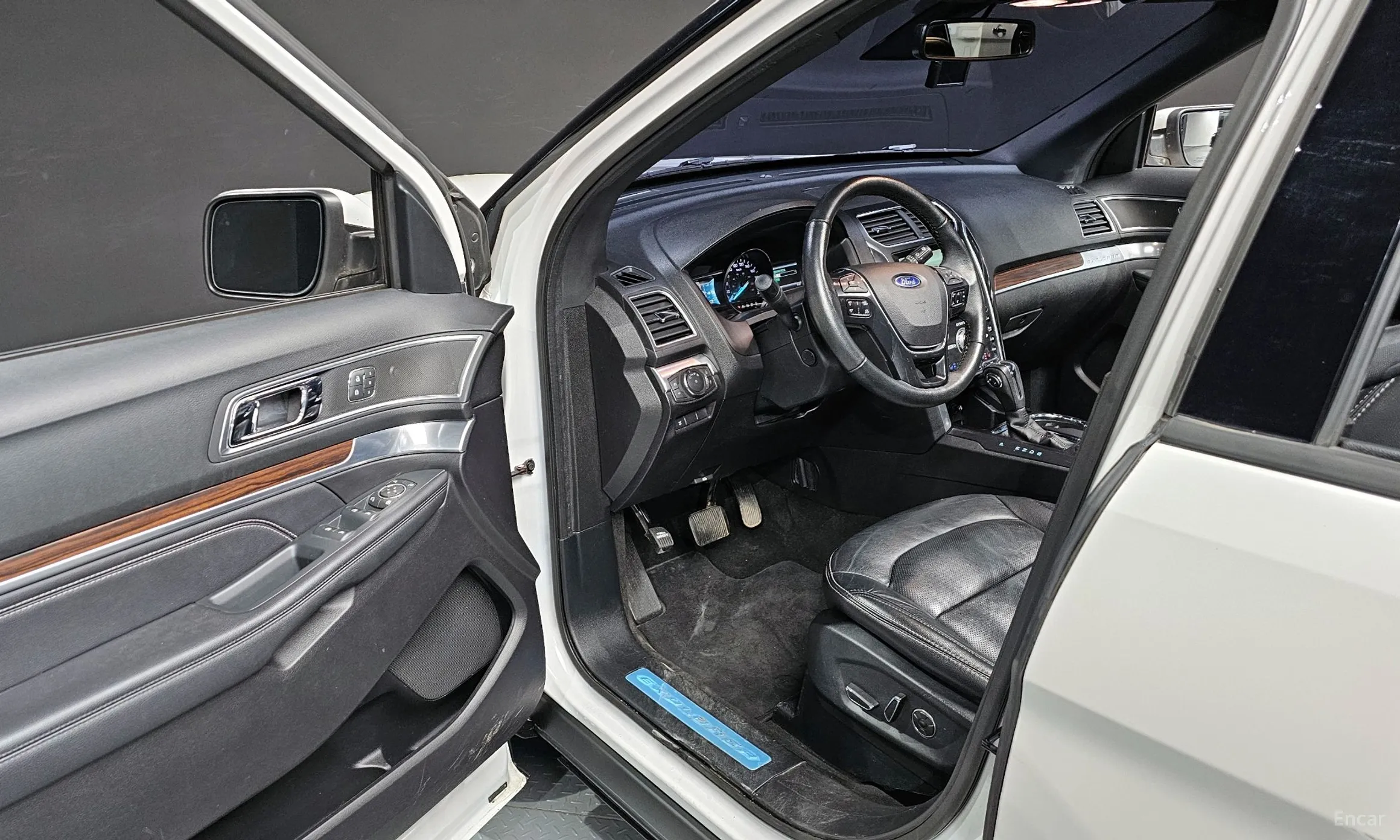 Ford Explorer превью 11