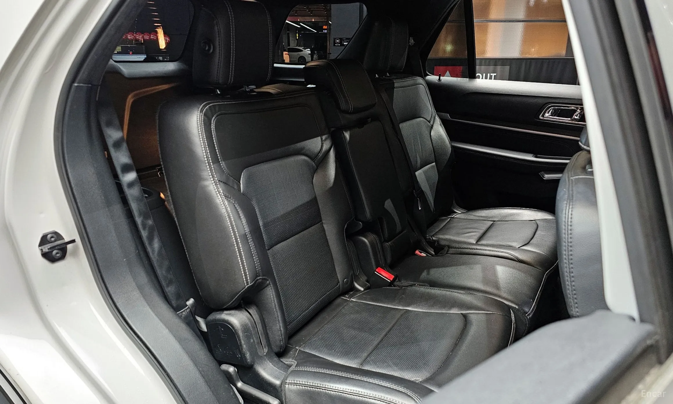 Ford Explorer превью 12