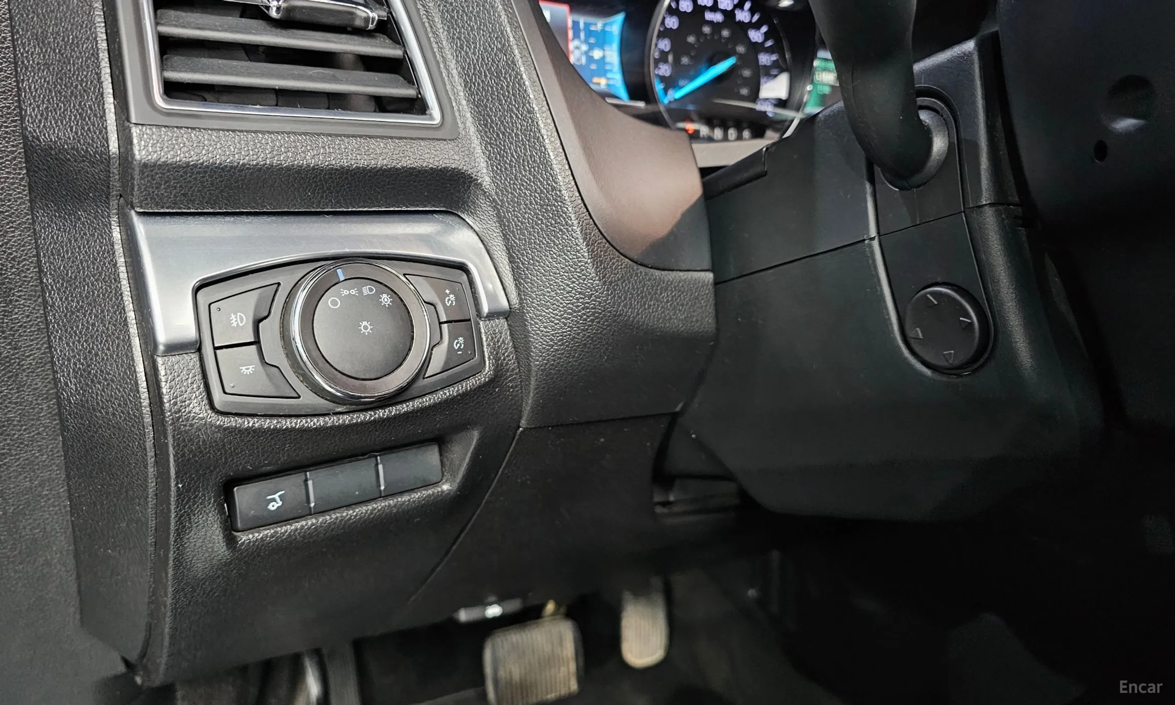 Ford Explorer превью 15