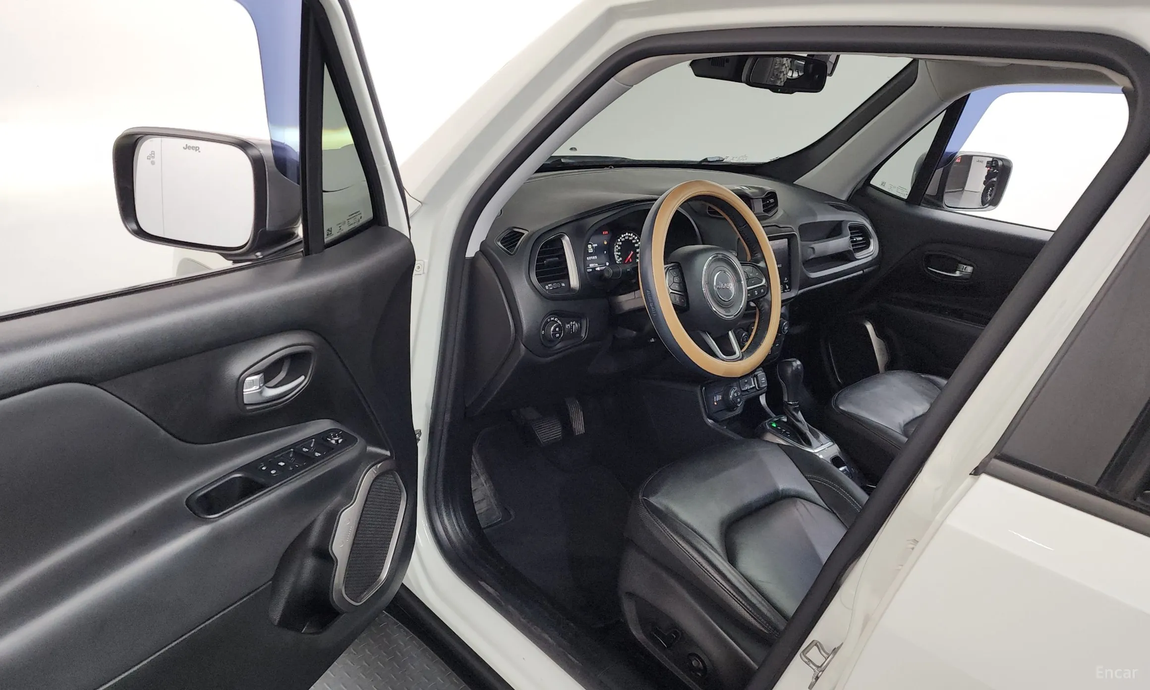 Jeep Renegade превью 10