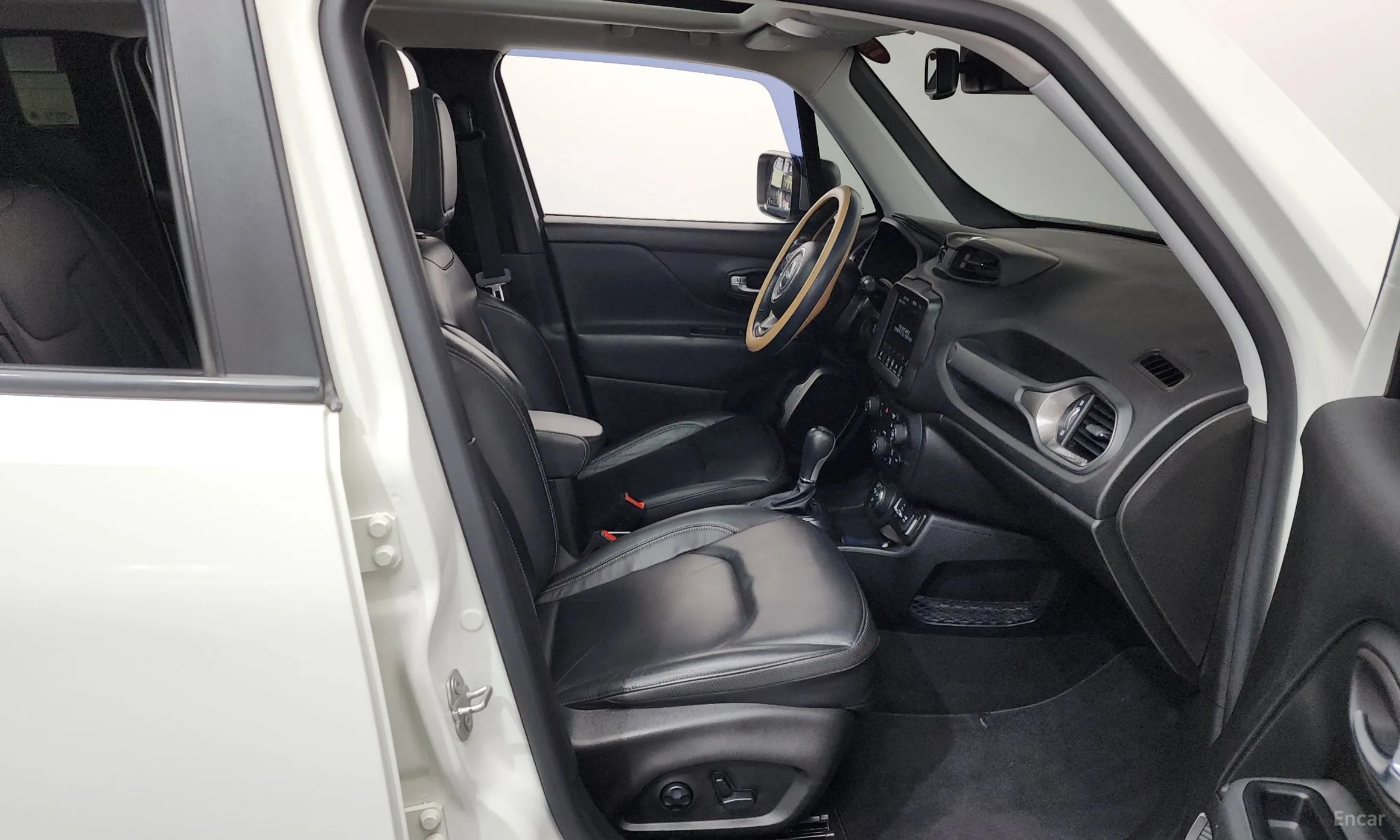 Jeep Renegade превью 11