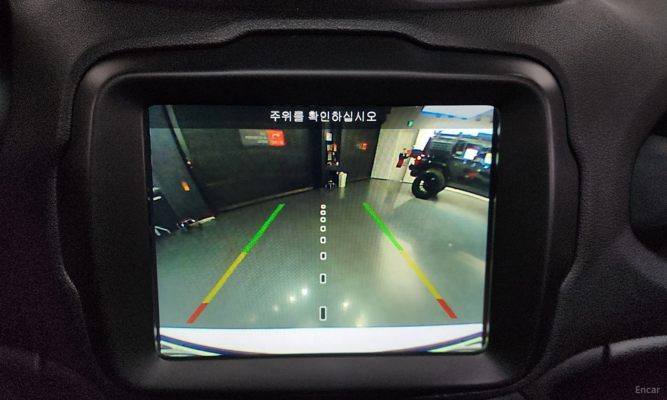 Jeep Renegade превью 16