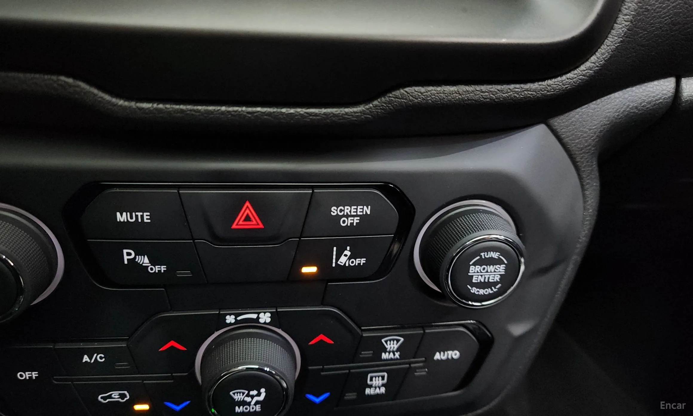 Jeep Renegade превью 18