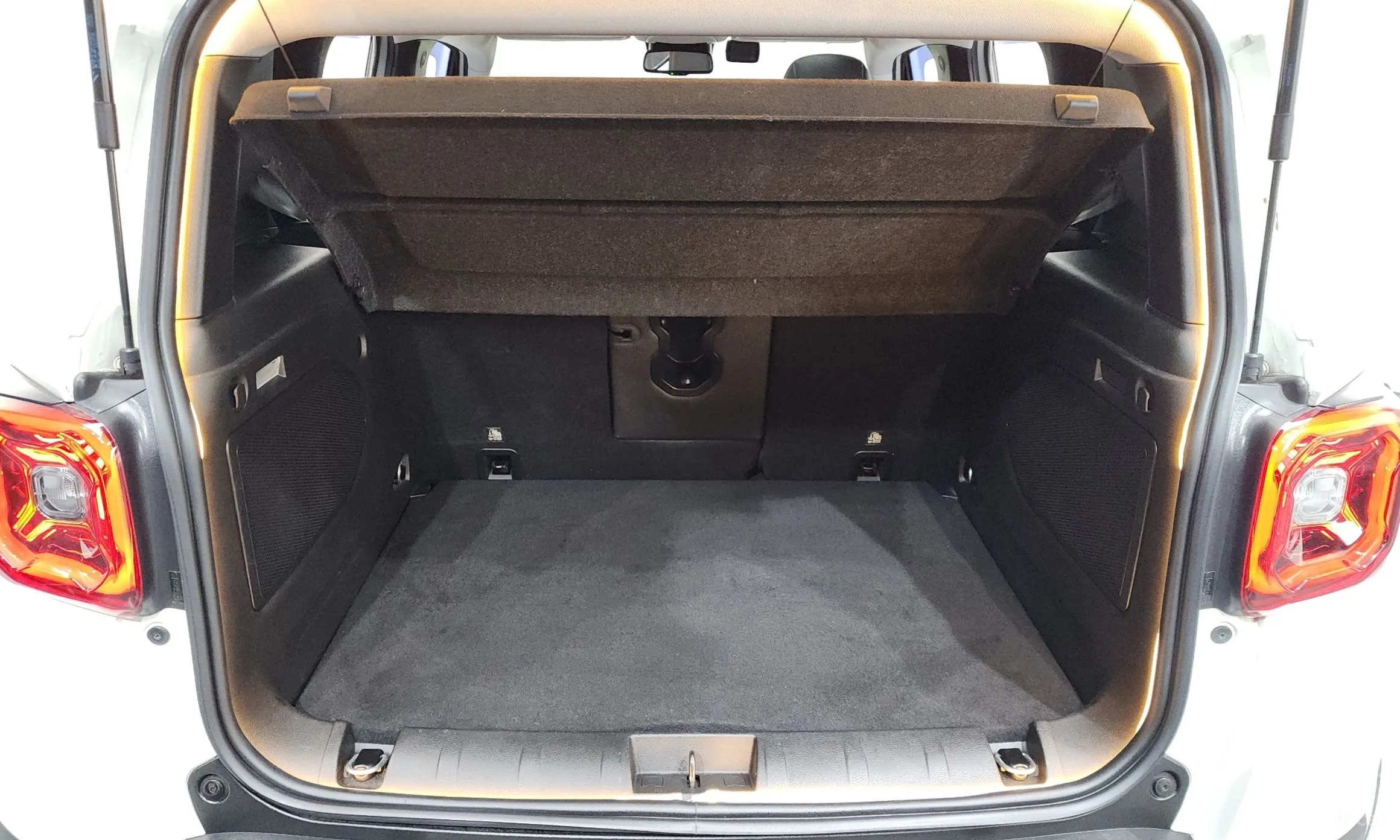 Jeep Renegade превью 20