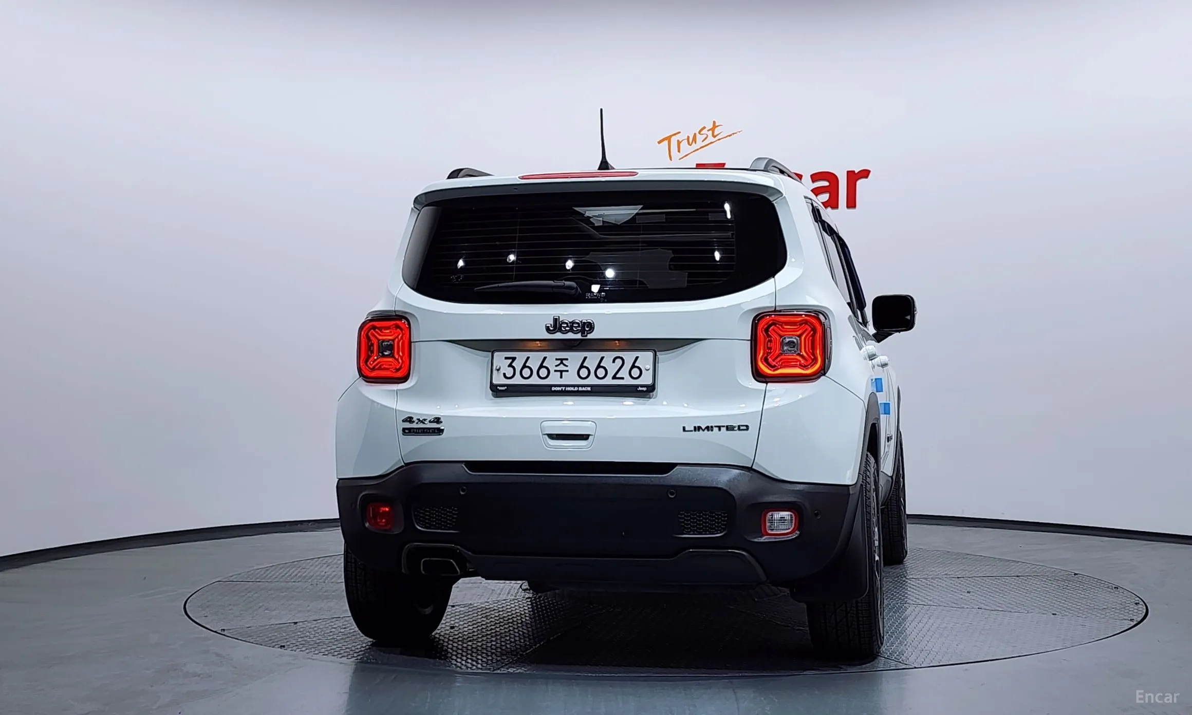 Jeep Renegade превью 4