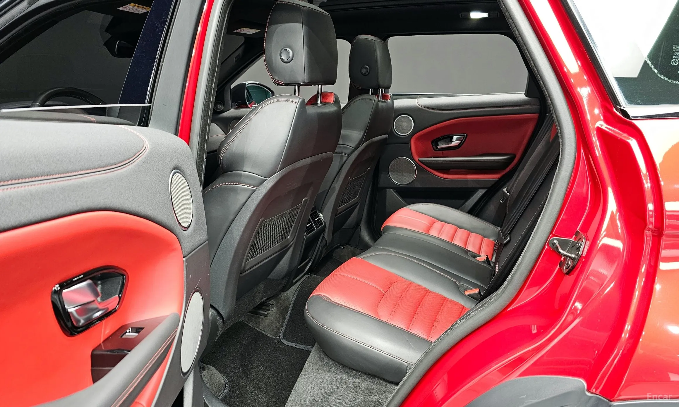 Land Rover Range Rover Evoque превью 10