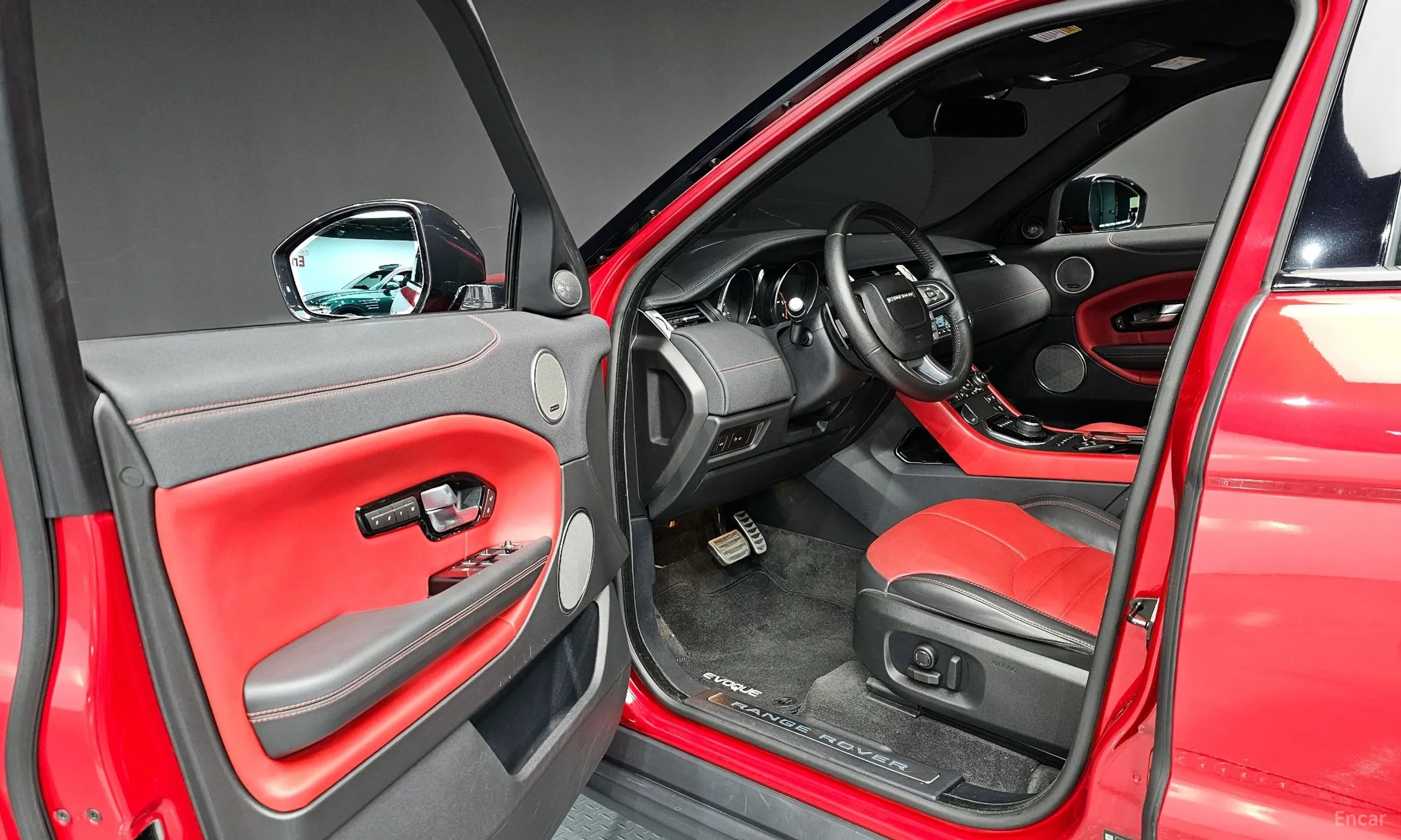 Land Rover Range Rover Evoque превью 11