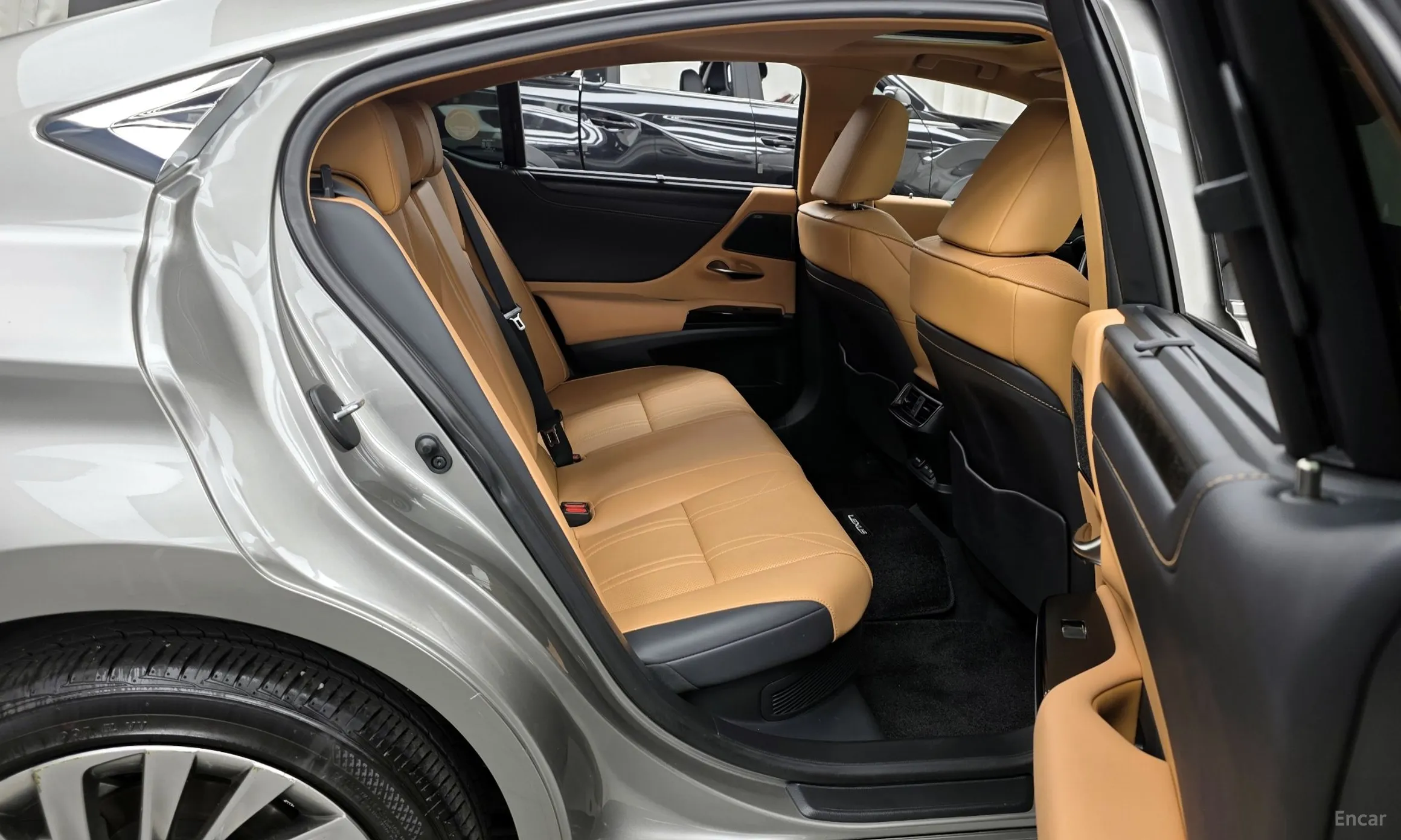 Lexus ES300h 7th Generation превью 12