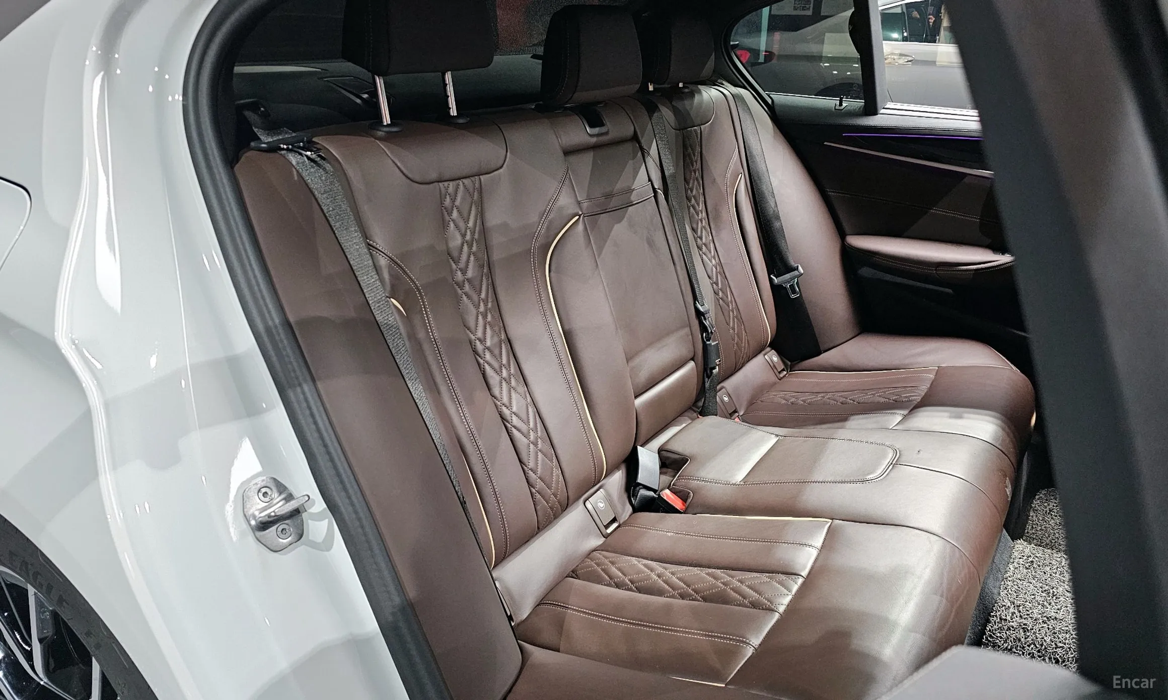 BMW 5 Series (G30) превью 12