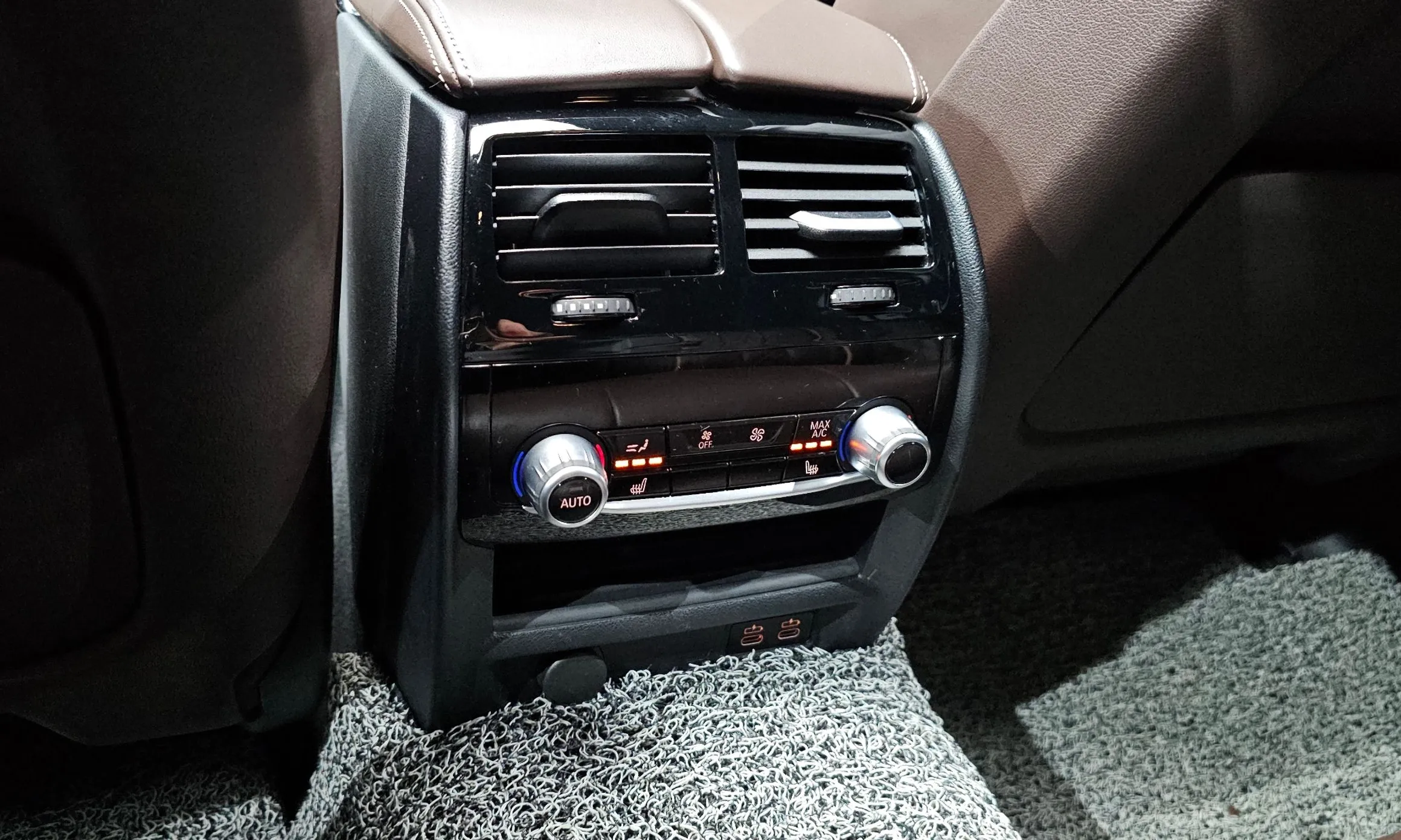 BMW 5 Series (G30) превью 17