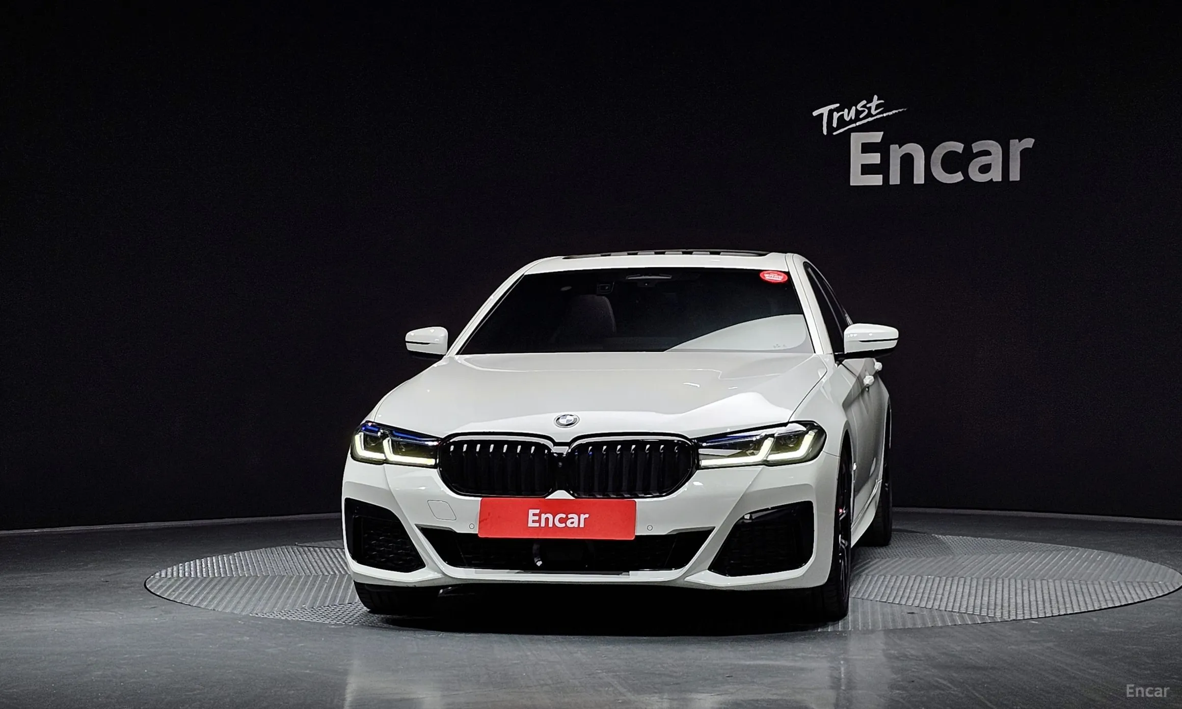 BMW 5 Series (G30) превью 3