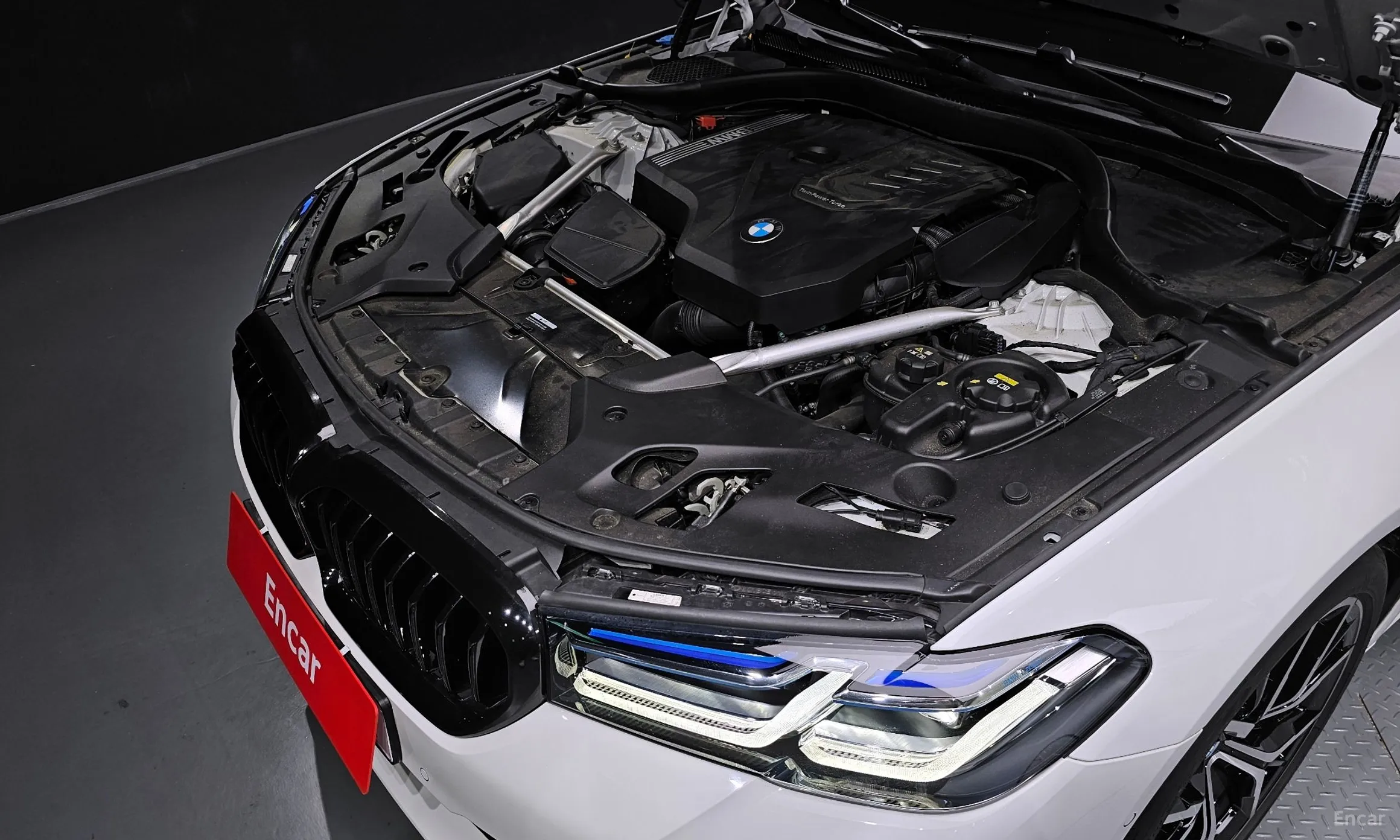 BMW 5 Series (G30) превью 6