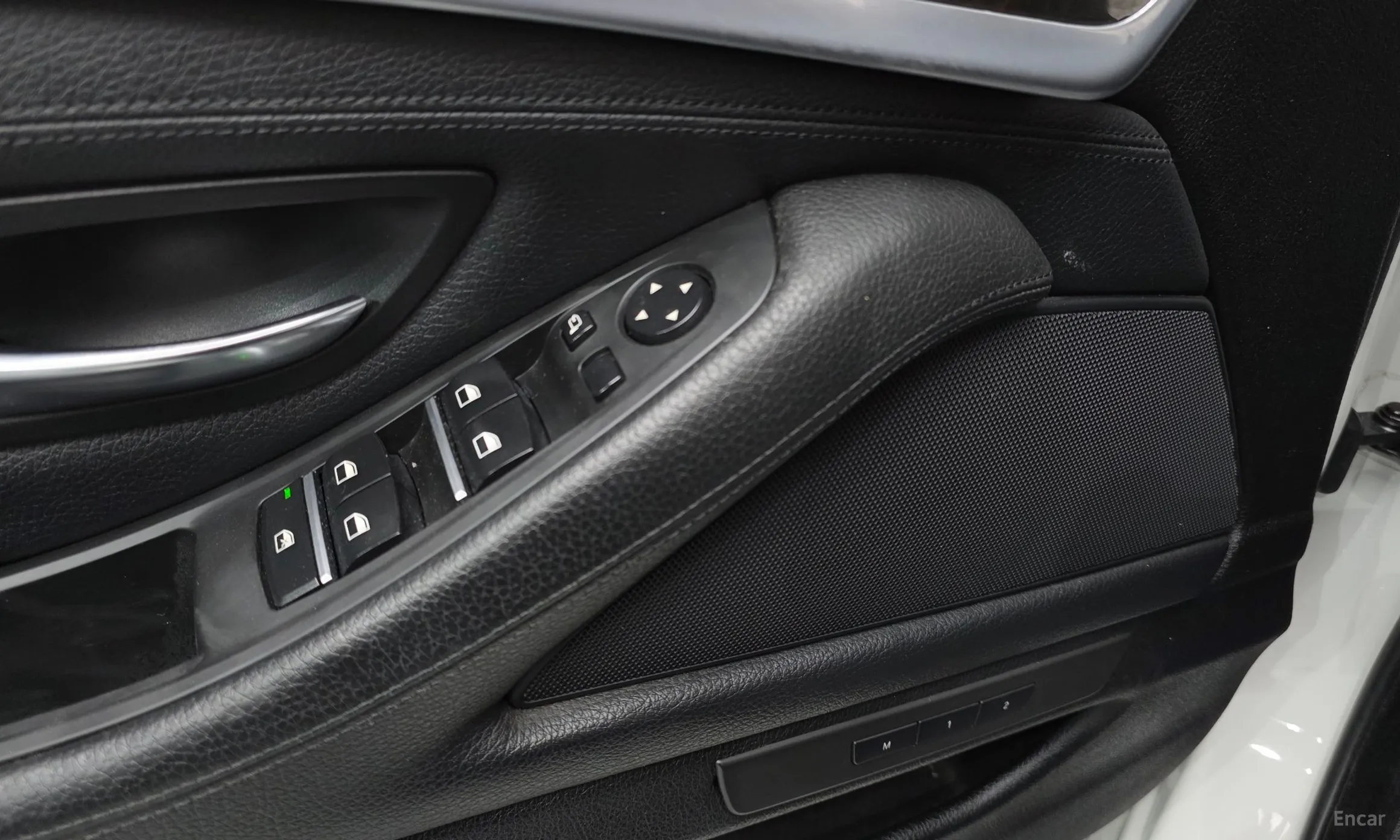 BMW 5 Series (F10) превью 19