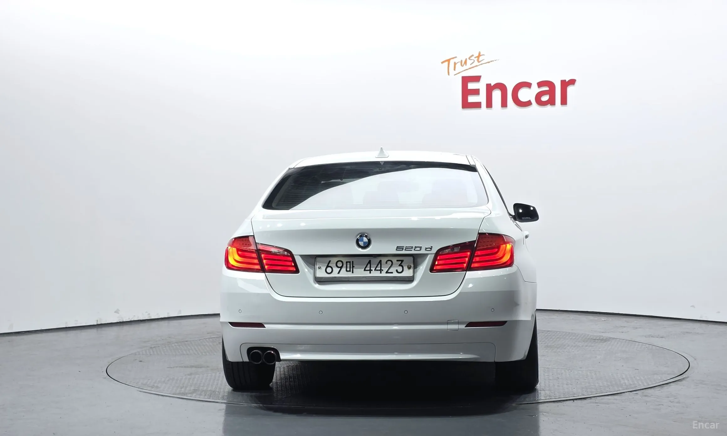 BMW 5 Series (F10) превью 4