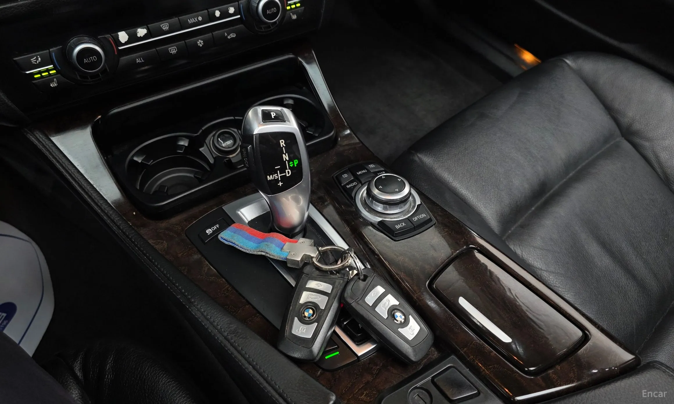 BMW 5 Series (F10) превью 9