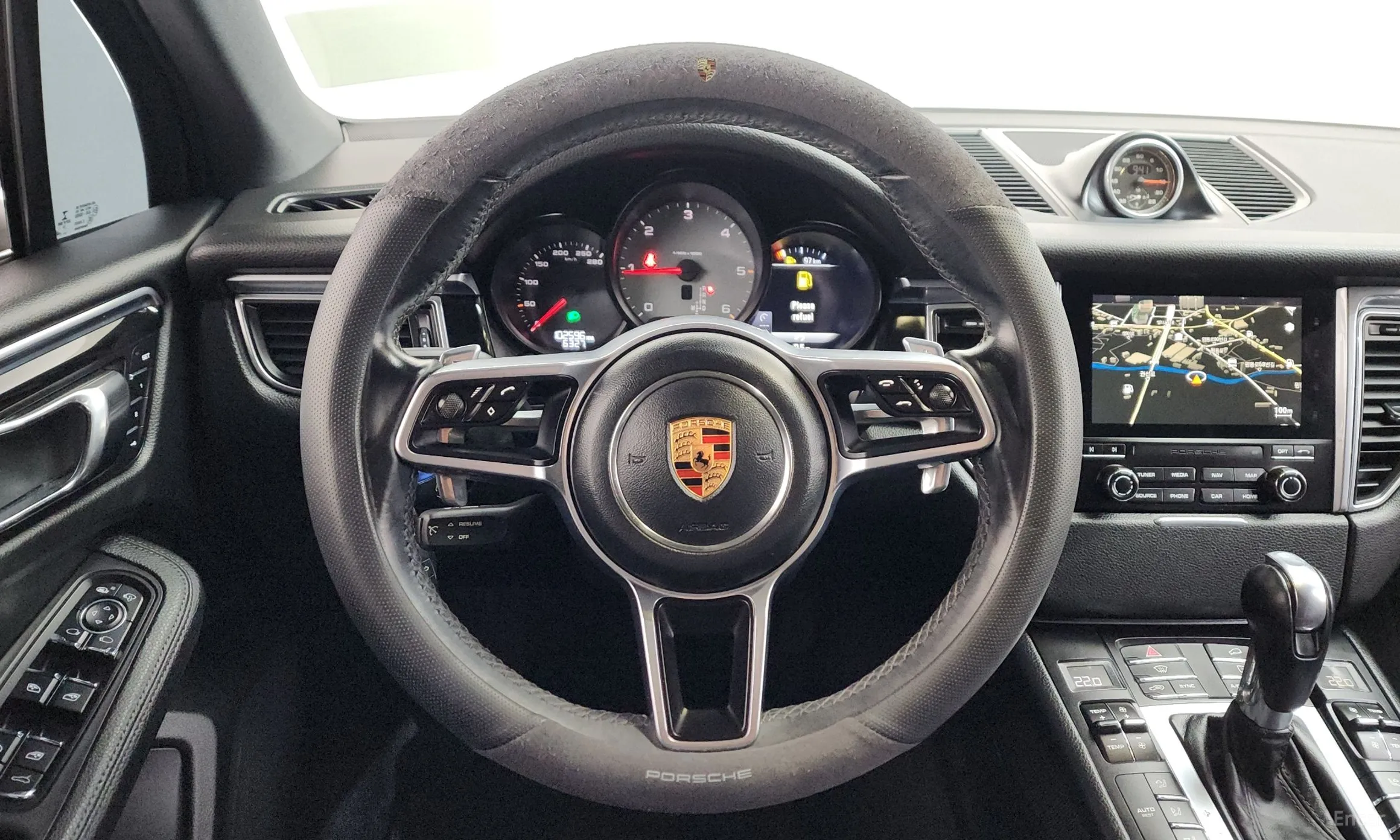 Porsche Macan превью 13