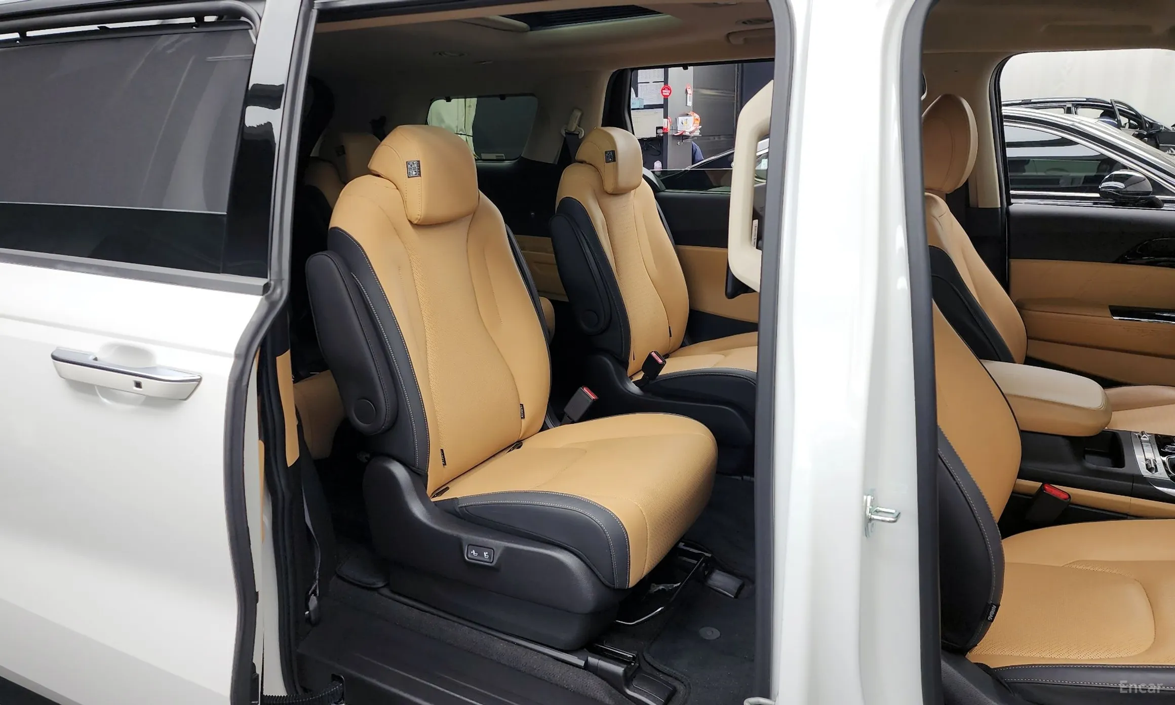 Kia Carnival Gen 4 превью 12