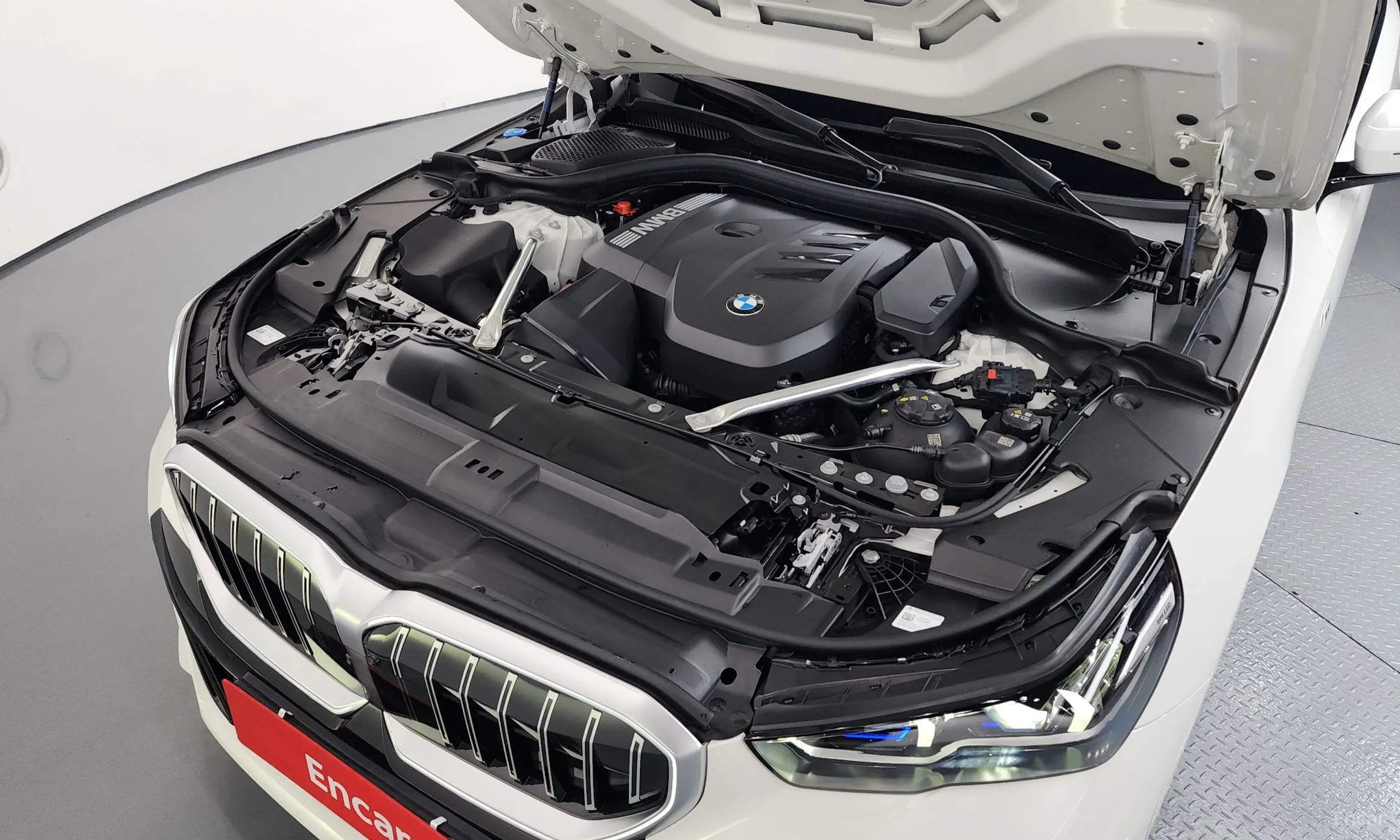 BMW 5 Series (G60) превью 6