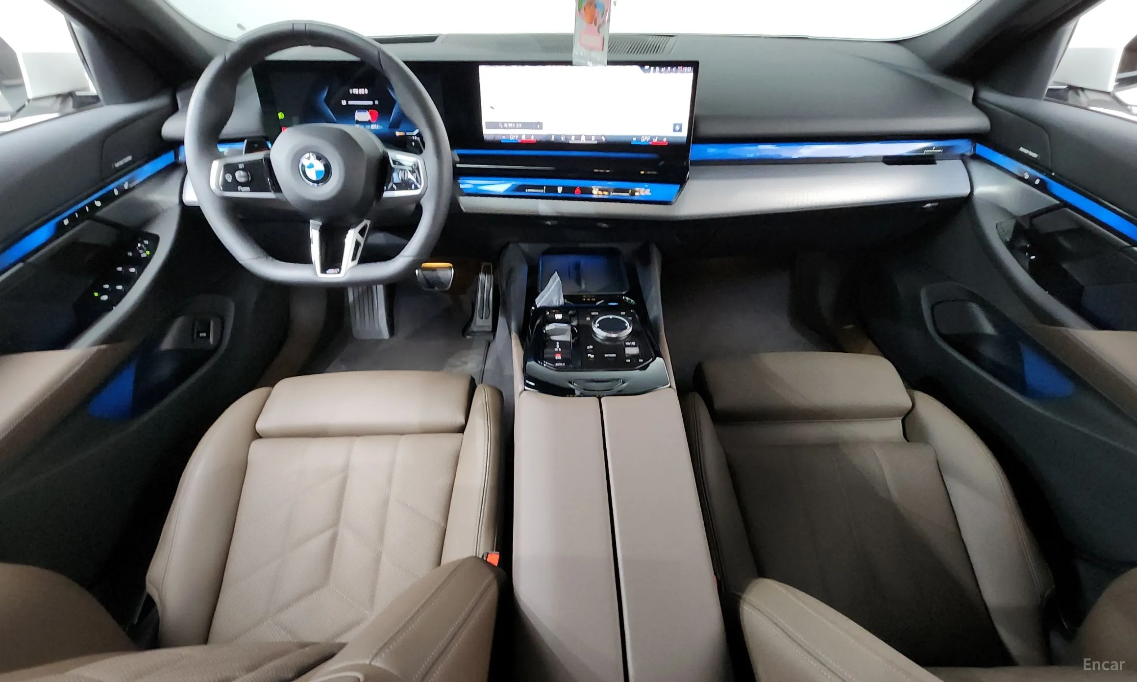 BMW 5 Series (G60) превью 7