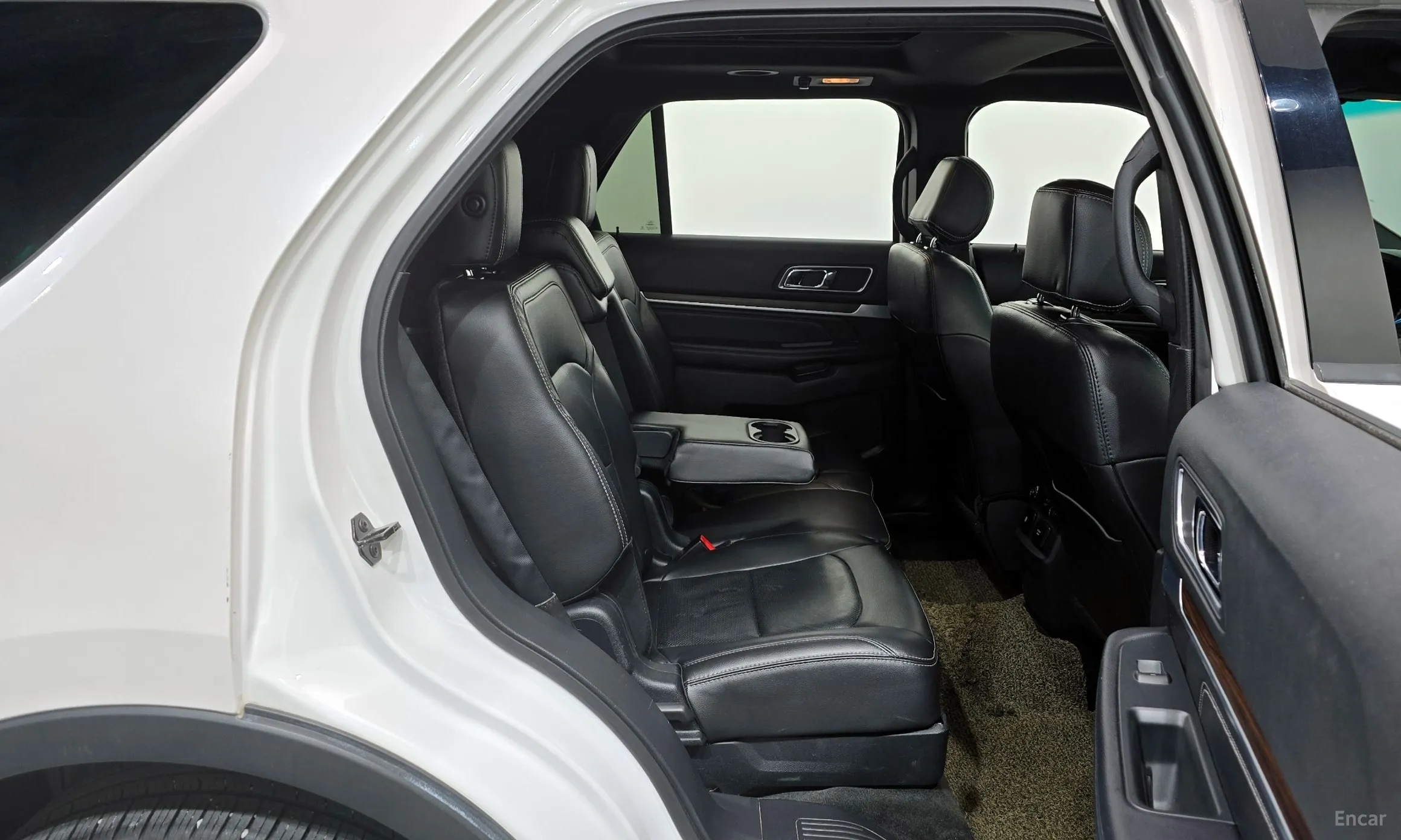 Ford Explorer превью 12
