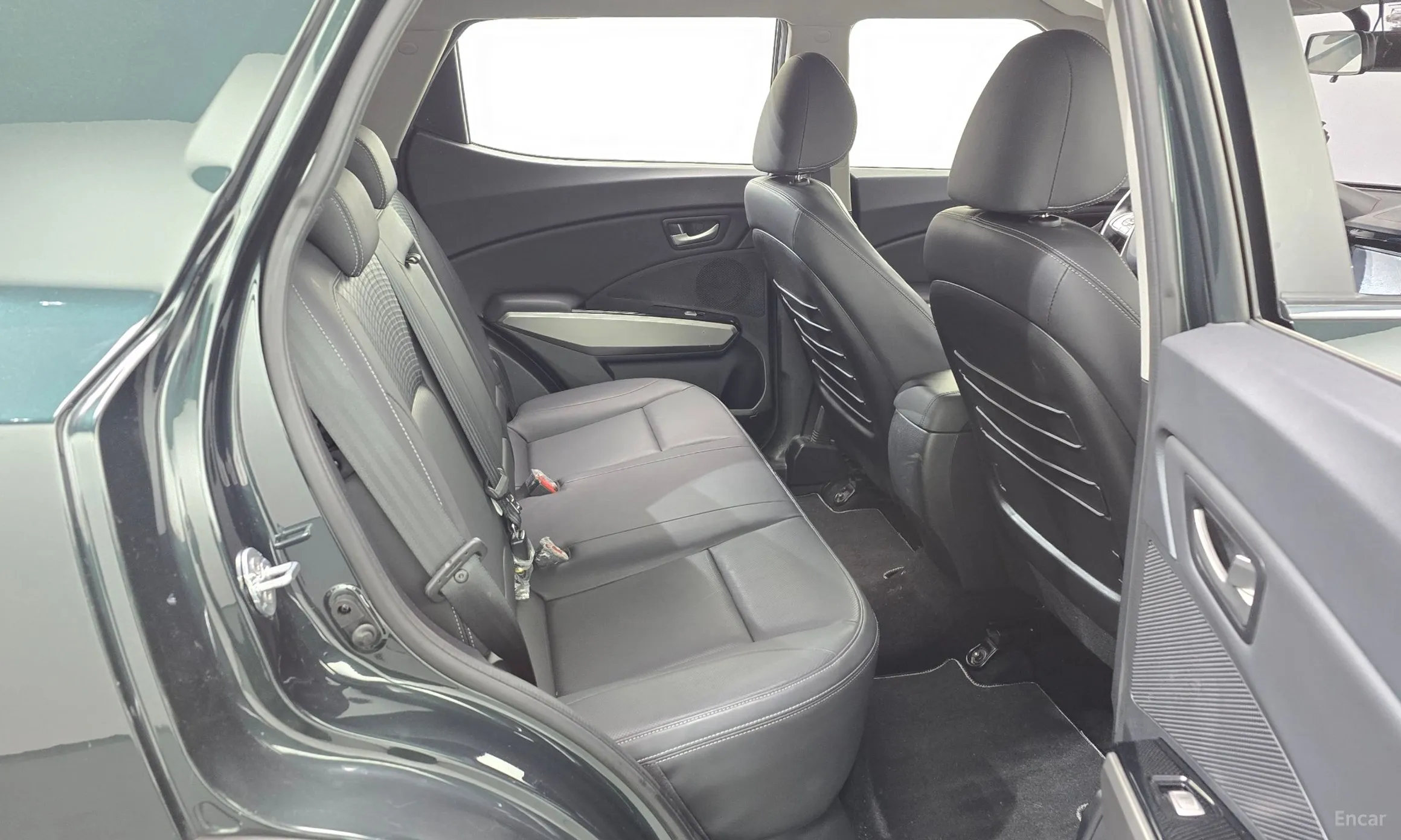 KG Mobility (SsangYong) Tivoli Armor превью 12