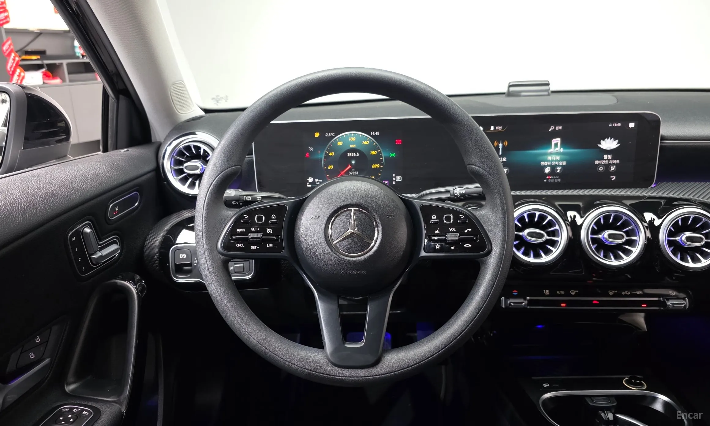 Mercedes Benz A-Class W177 превью 13