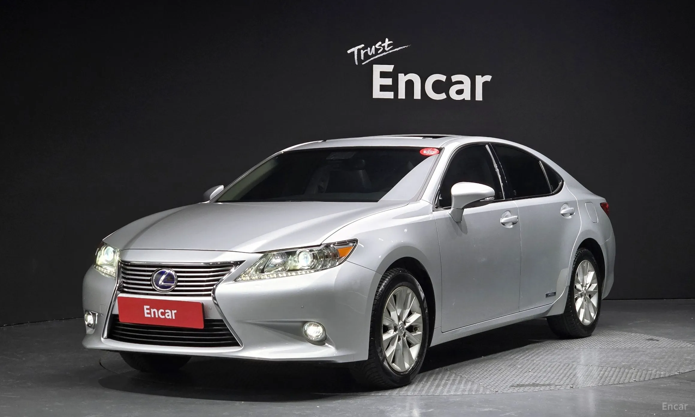 Lexus New ES300h