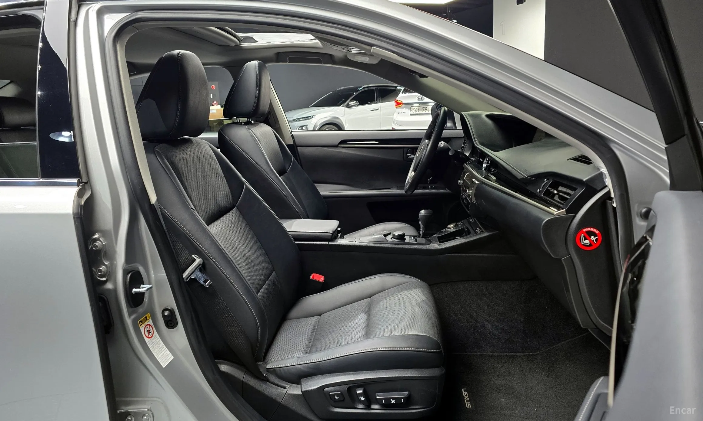 Lexus New ES300h превью 10