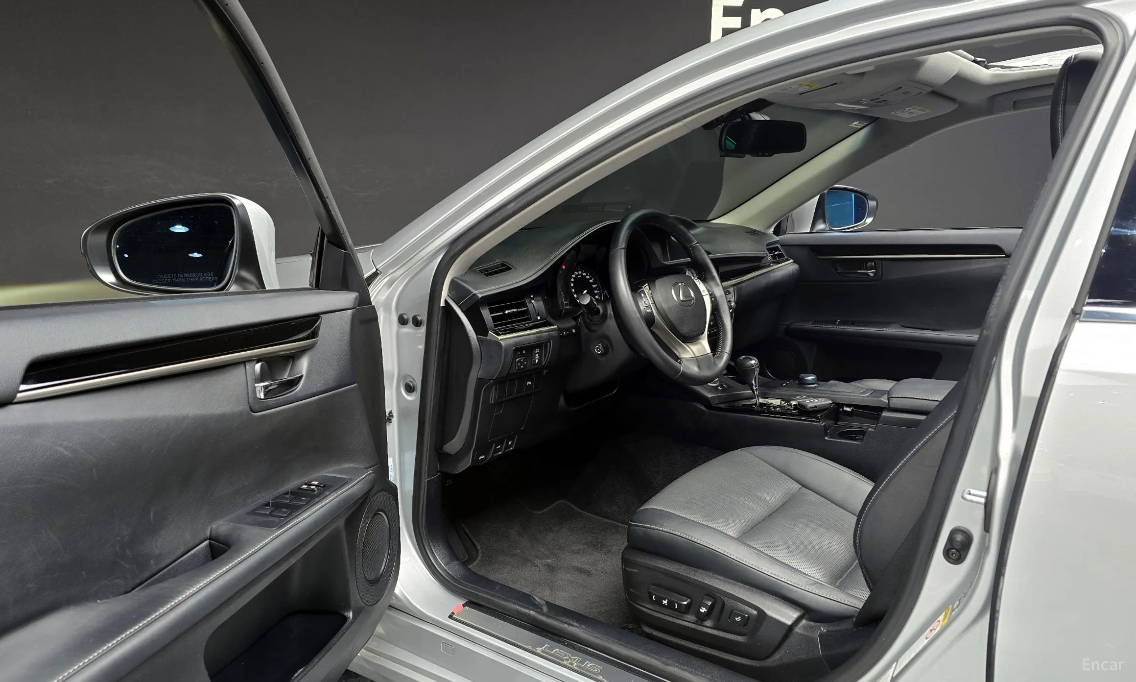 Lexus New ES300h превью 11