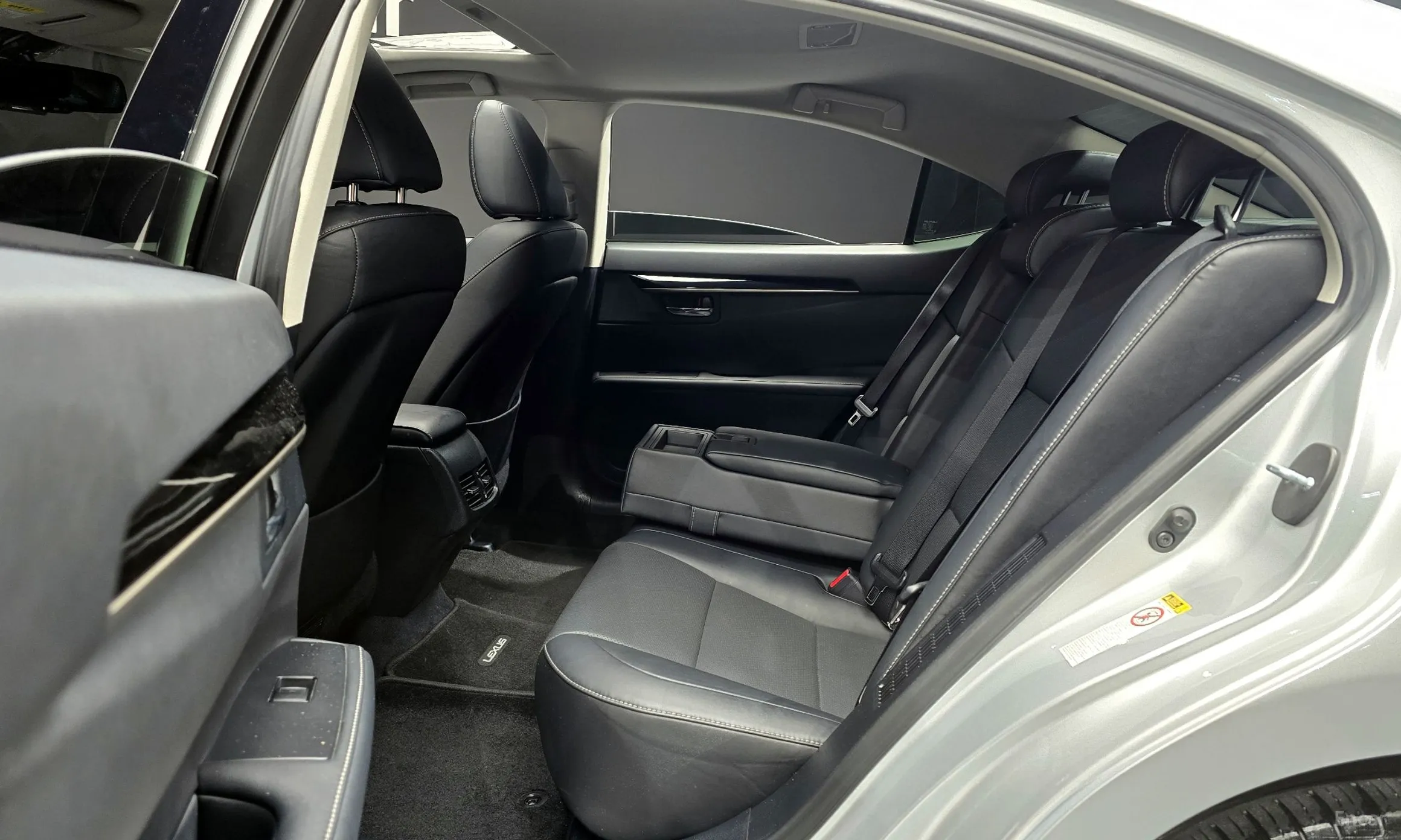 Lexus New ES300h превью 12