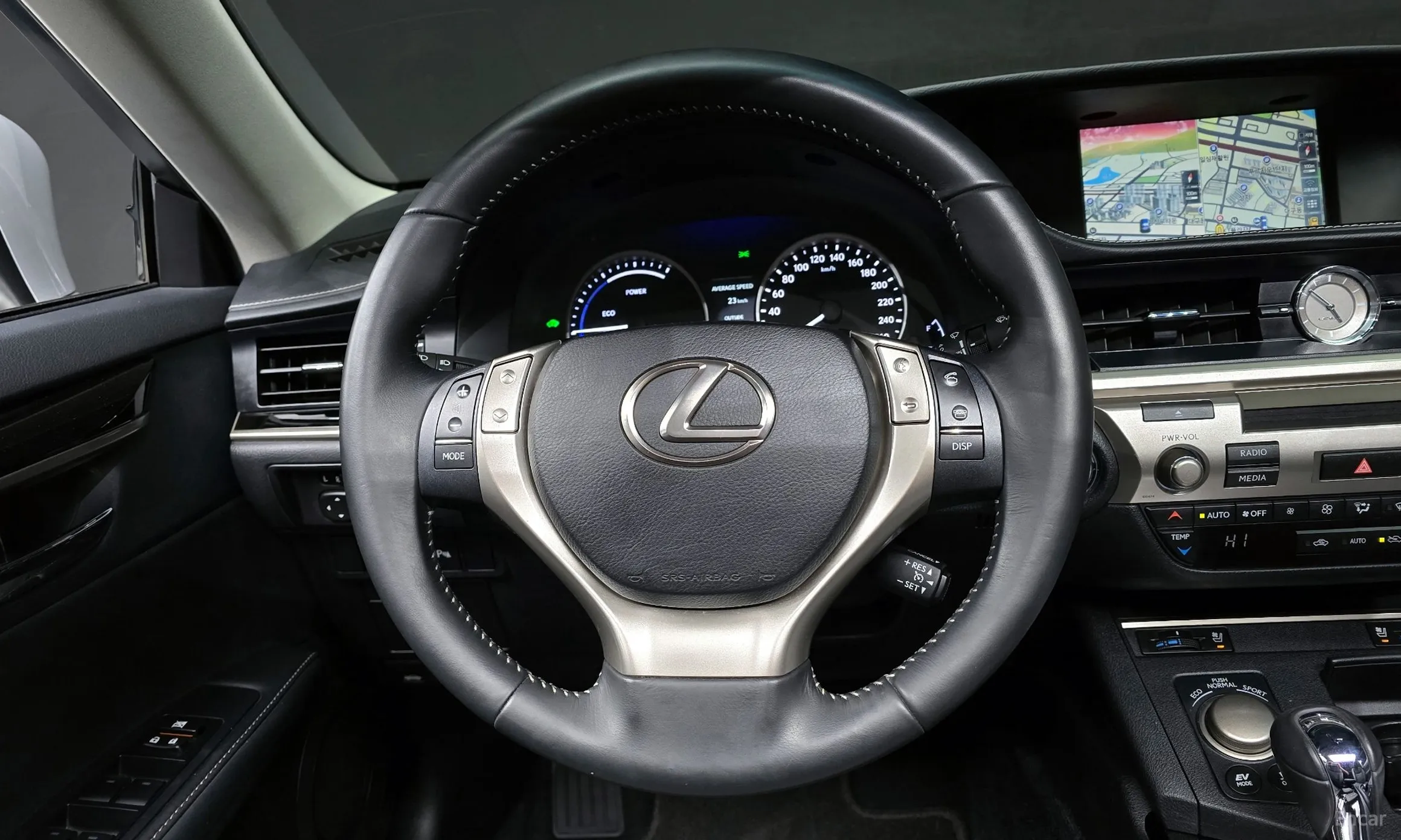 Lexus New ES300h превью 13