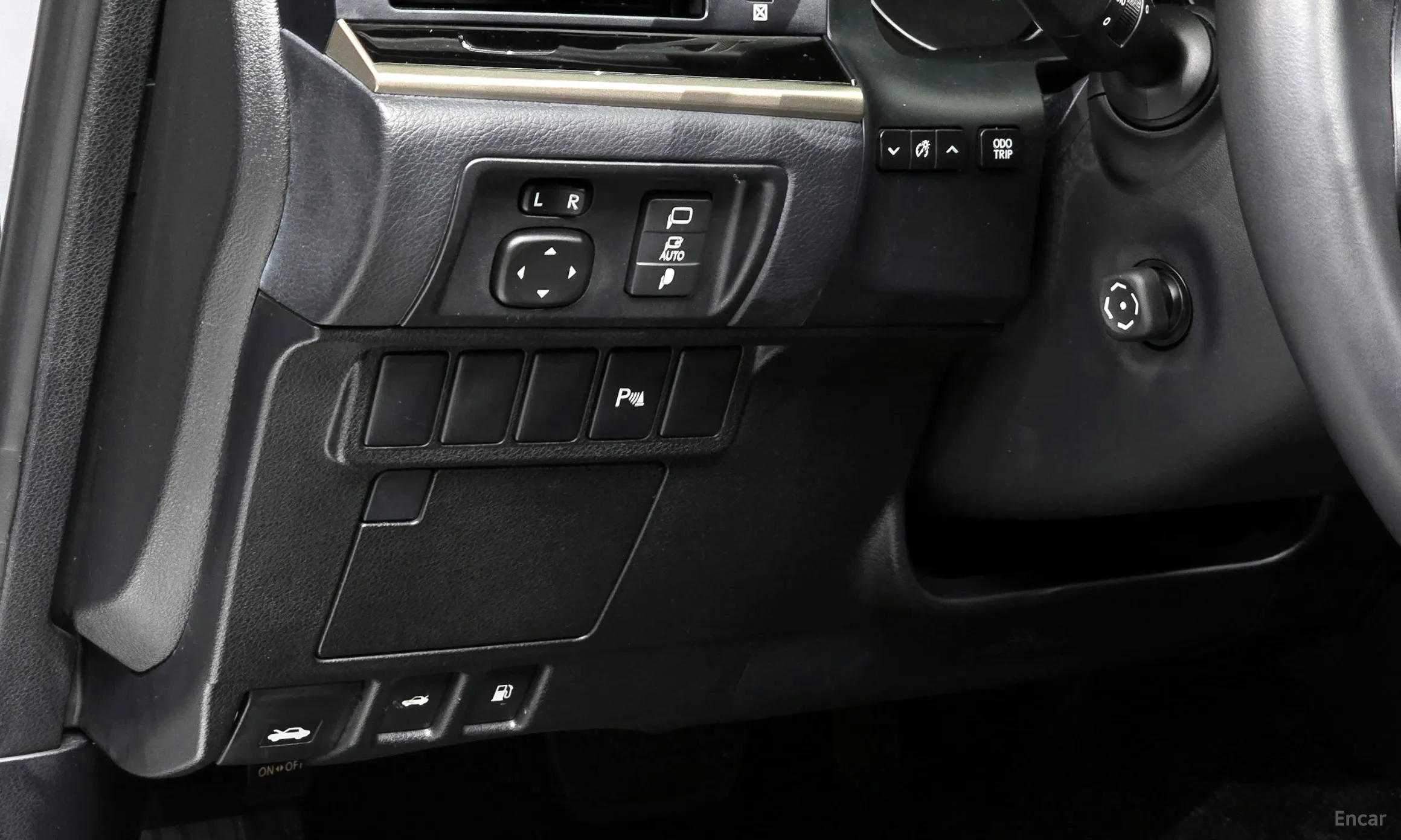 Lexus New ES300h превью 14