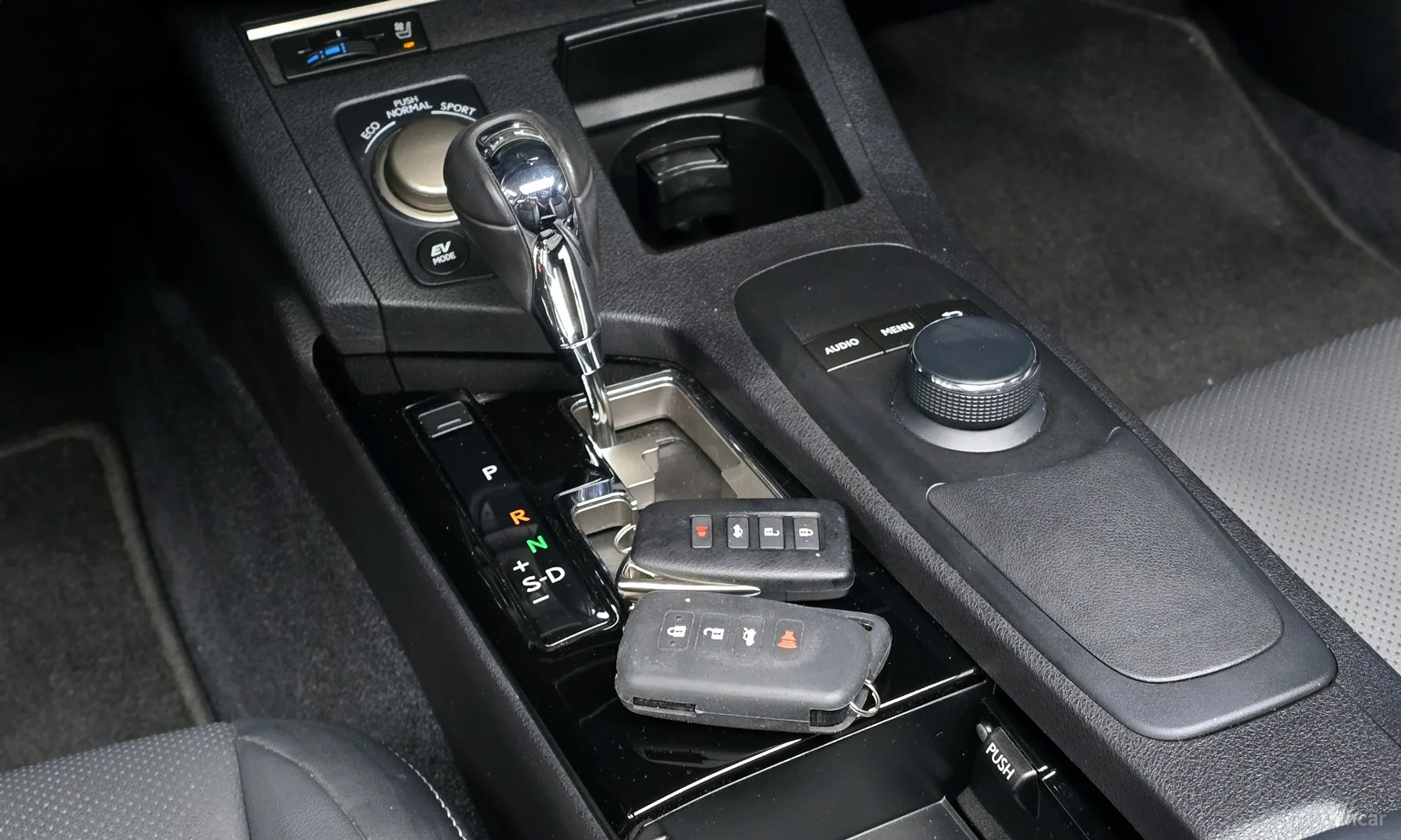Lexus New ES300h превью 9