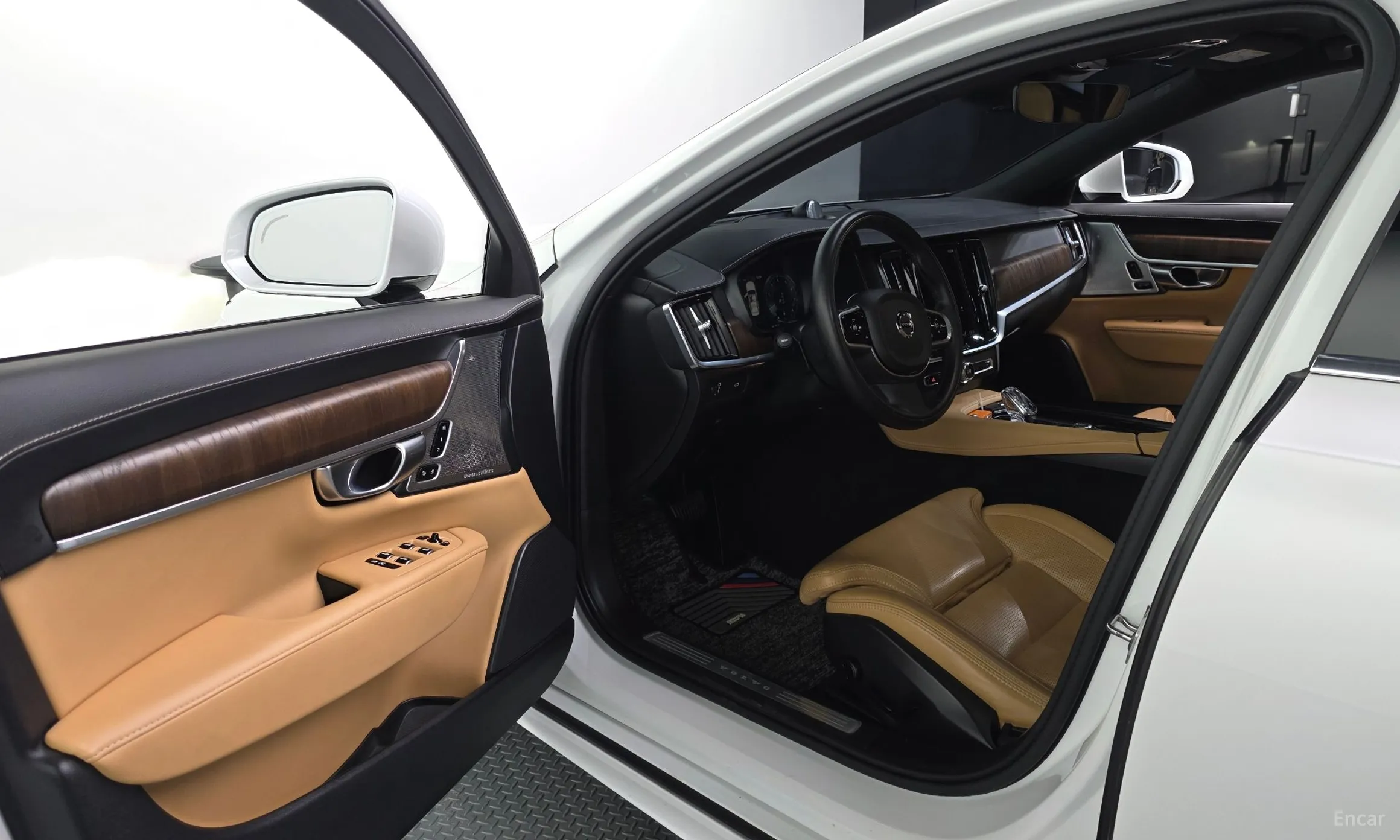 Volvo S90 превью 10