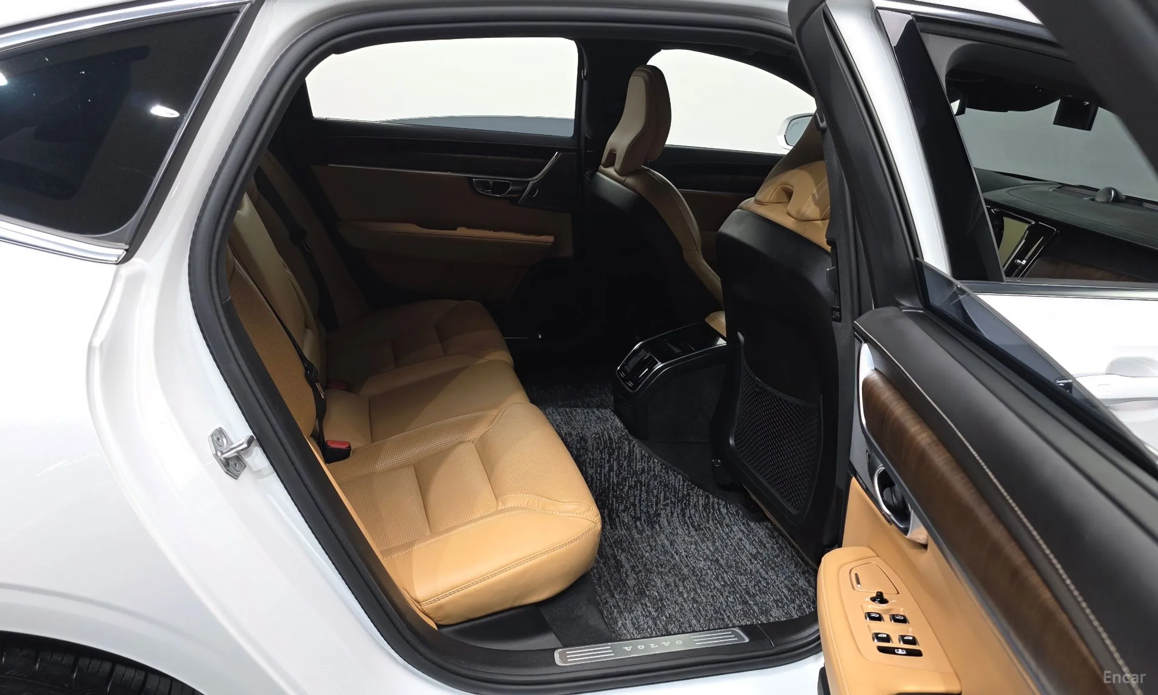 Volvo S90 превью 12
