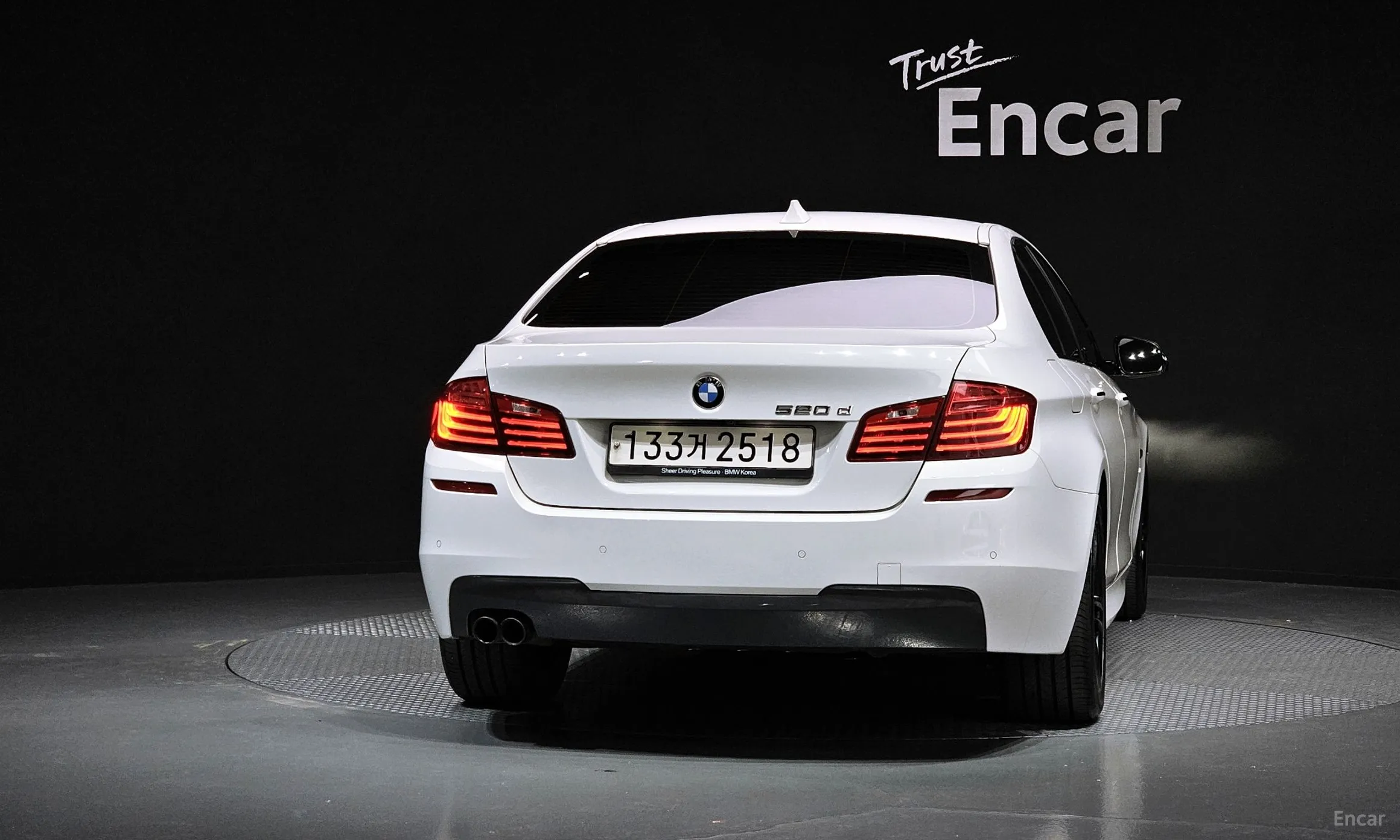 BMW 5 Series (F10) превью 4