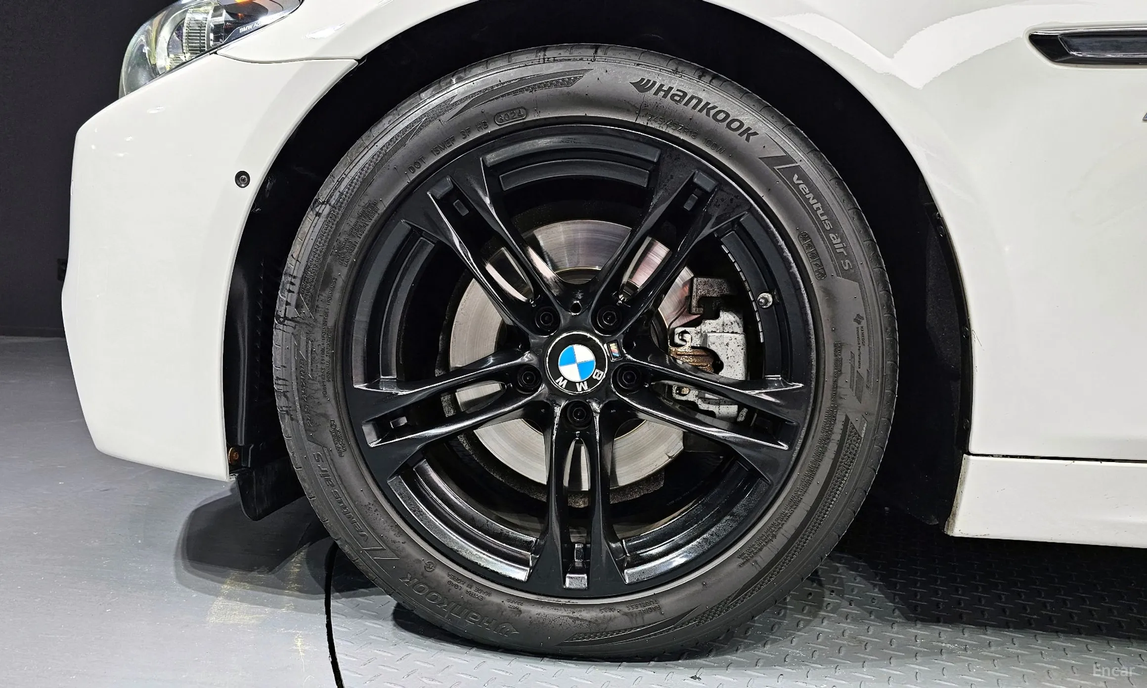 BMW 5 Series (F10) превью 5