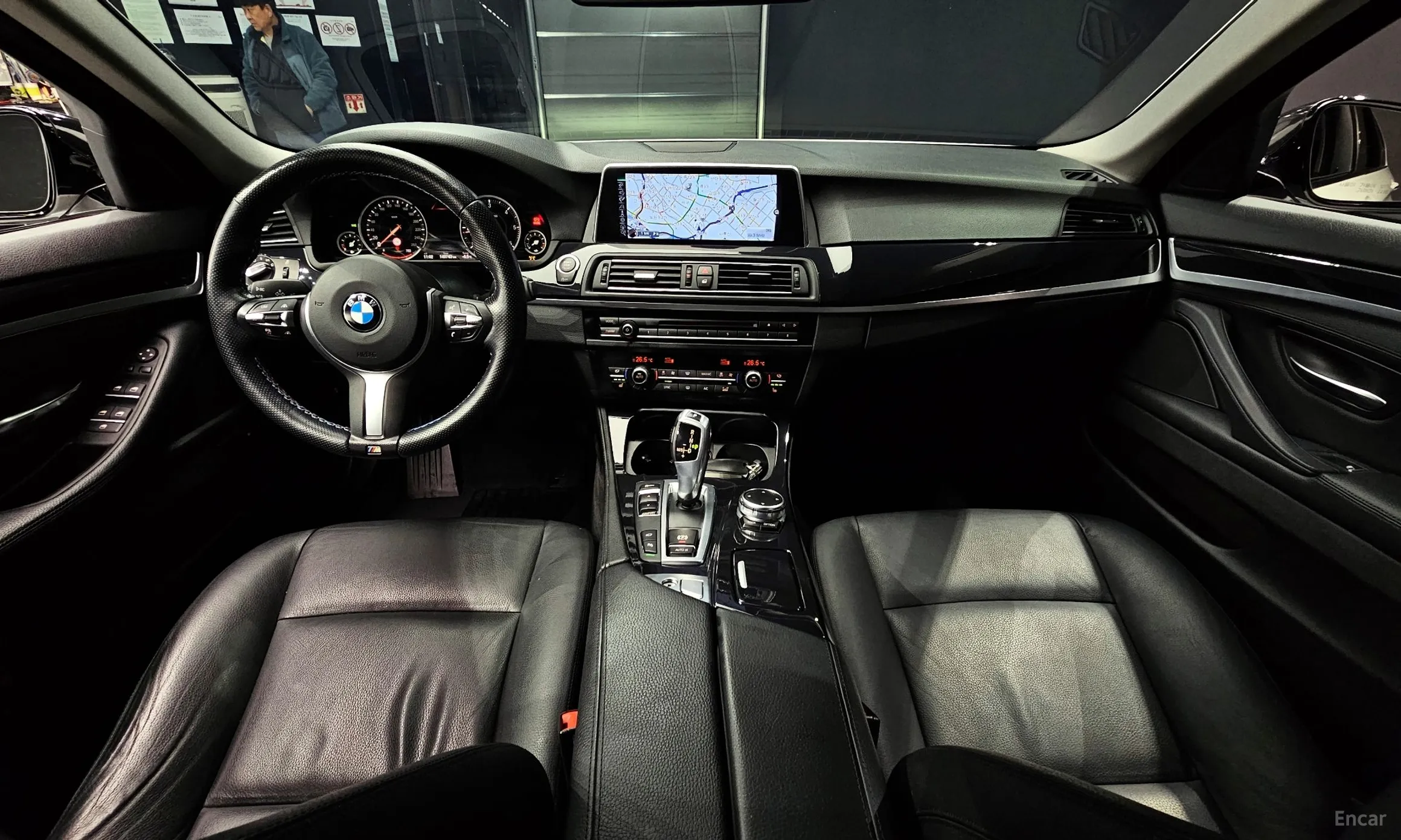 BMW 5 Series (F10) превью 7