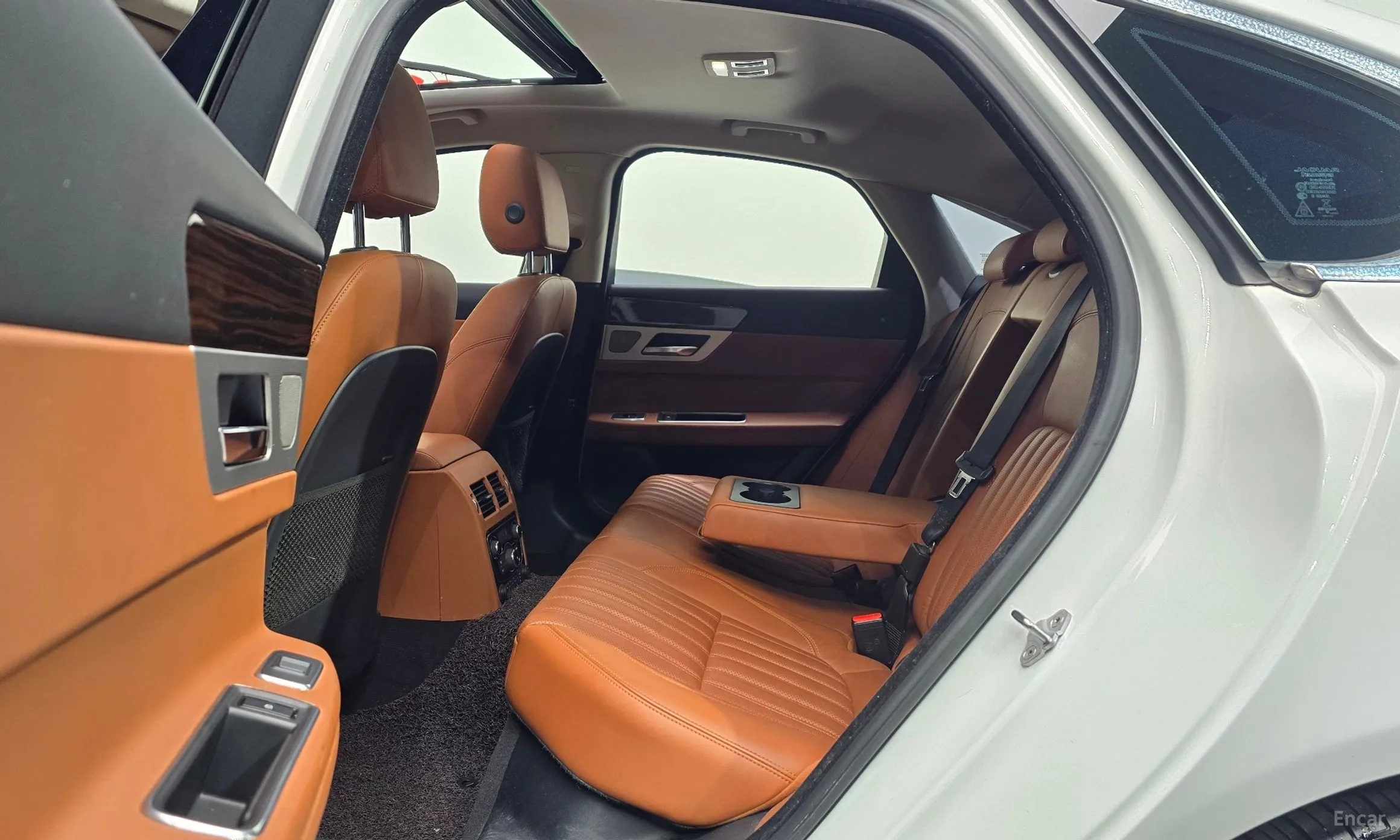 Jaguar XF (x260) превью 12