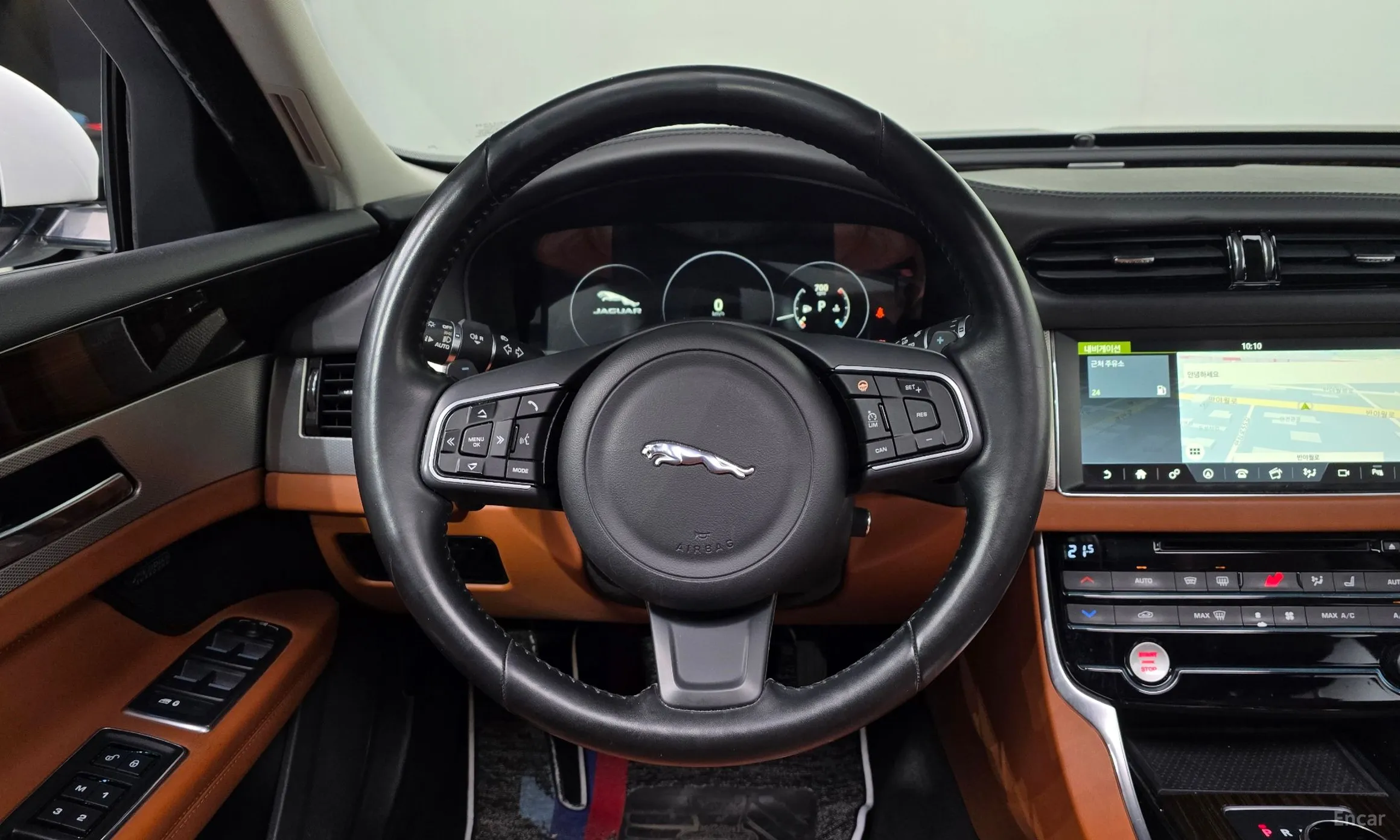 Jaguar XF (x260) превью 13