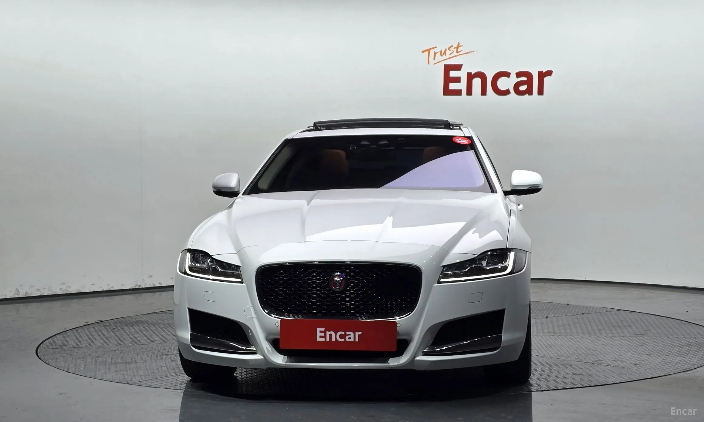 Jaguar XF (x260) превью 3