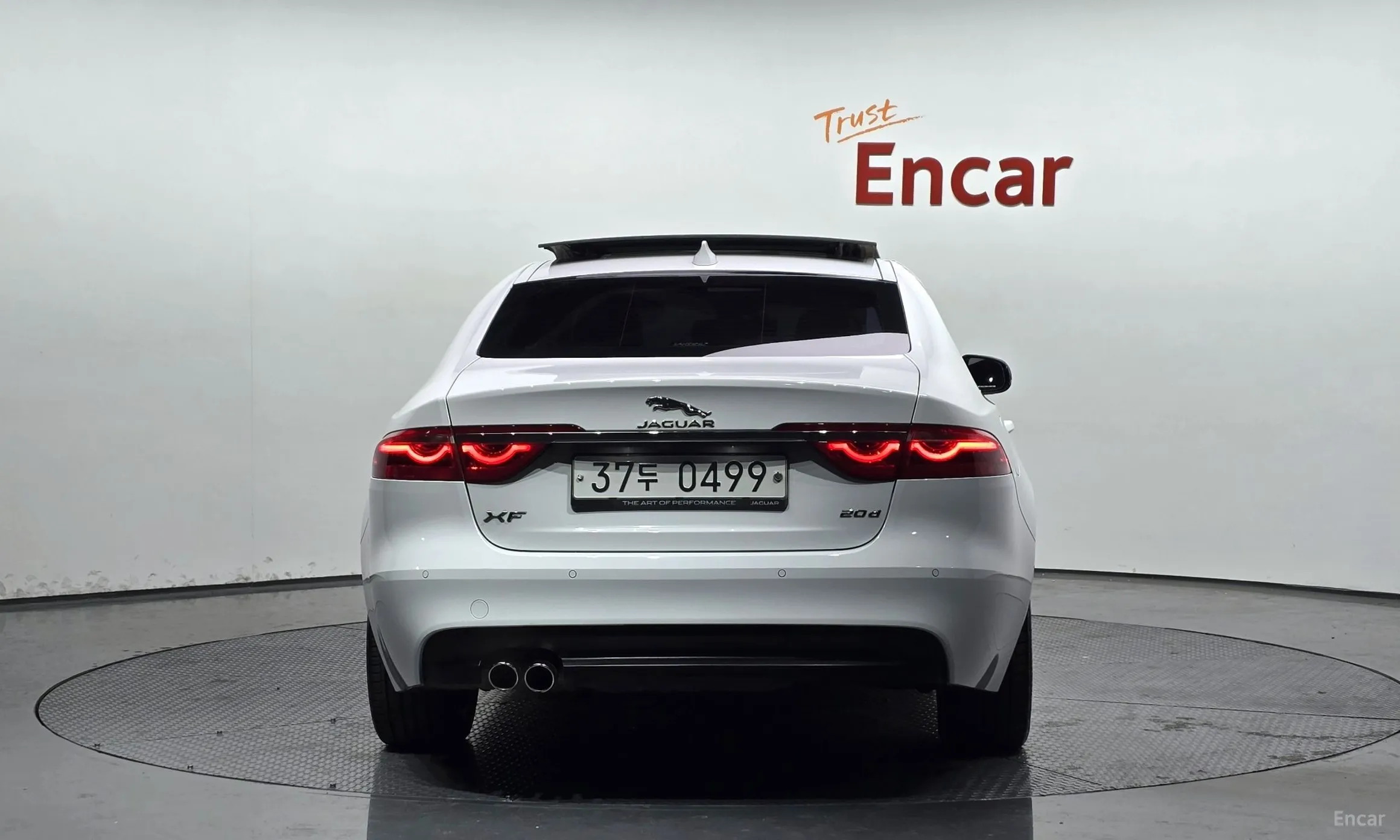 Jaguar XF (x260) превью 4