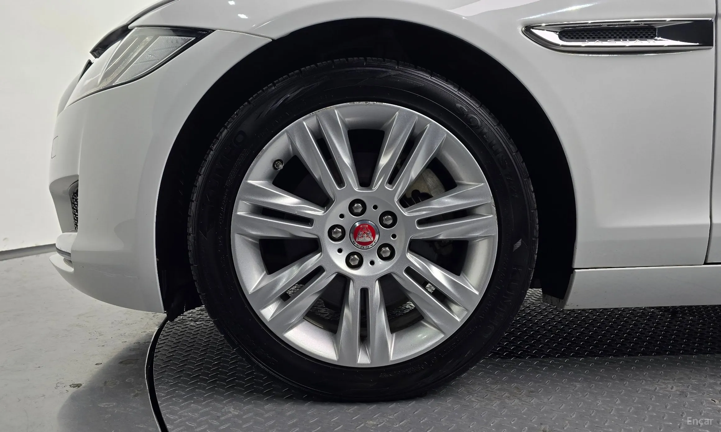 Jaguar XF (x260) превью 5