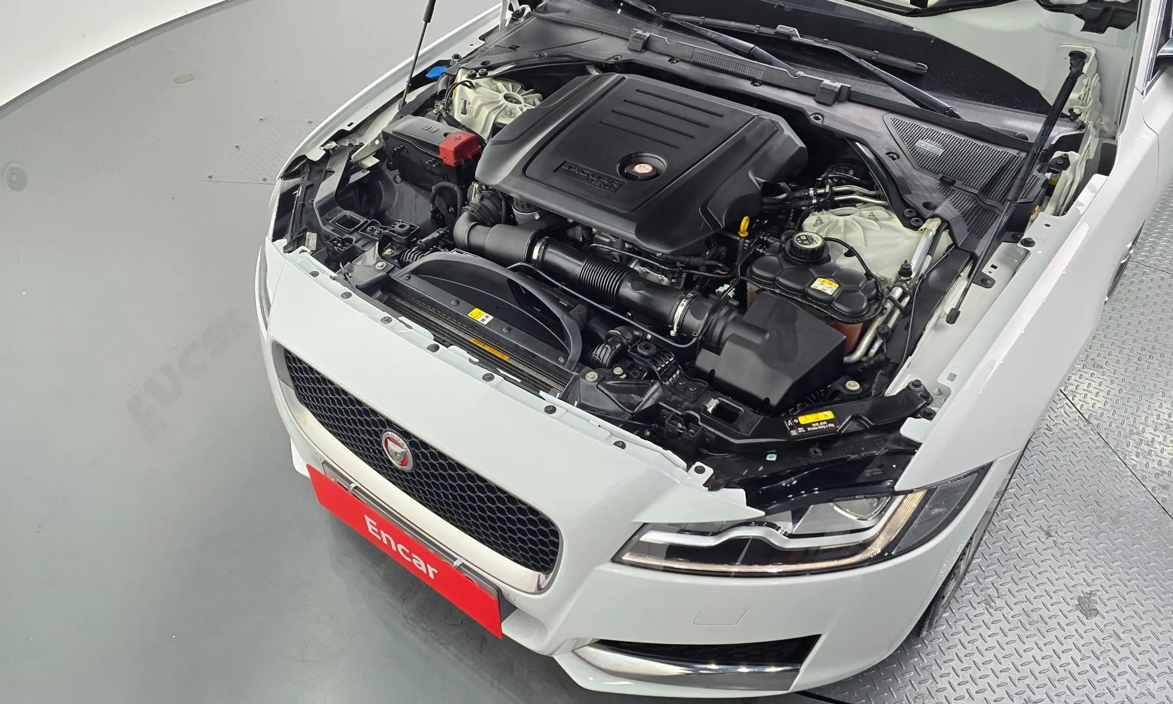 Jaguar XF (x260) превью 6